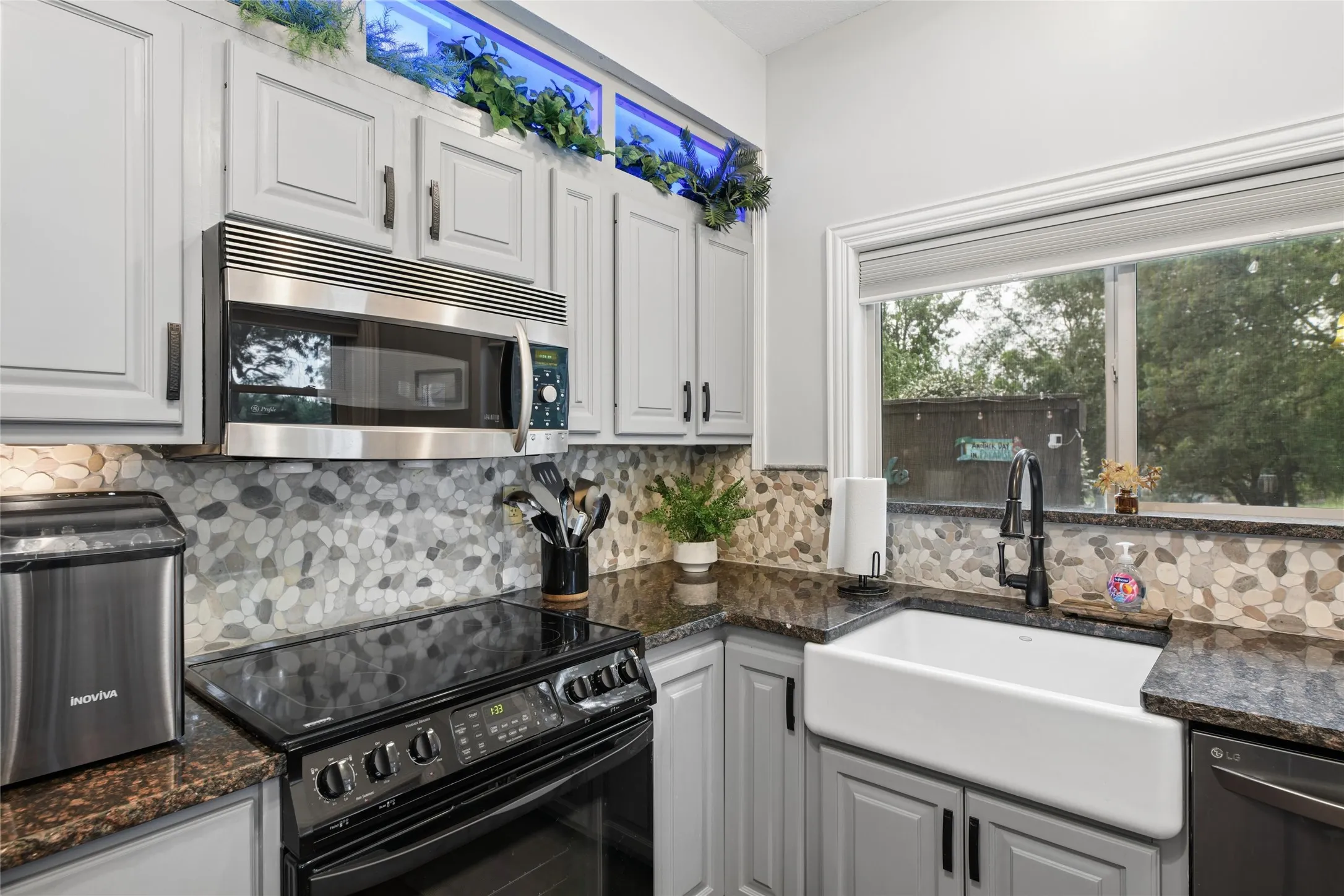 Townhouse For Sale in Grayson County , 149 Summer Place Circle BLDG N UNIT 149, Pottsboro, Texas 75076, 2 Bedroom, 2 Bathroom, 1 Garage spaces, 1,257 Sqft, built in 1984, mls#21323374, Real Estate Agent in Pottsboro, Homes For Sale in Grayson county, Homes For Sale in Pottsboro, Realtor in Pottsboro Texas, Real Estate Brokerage Independent Realty Texas, Luminita Cordes Realtor