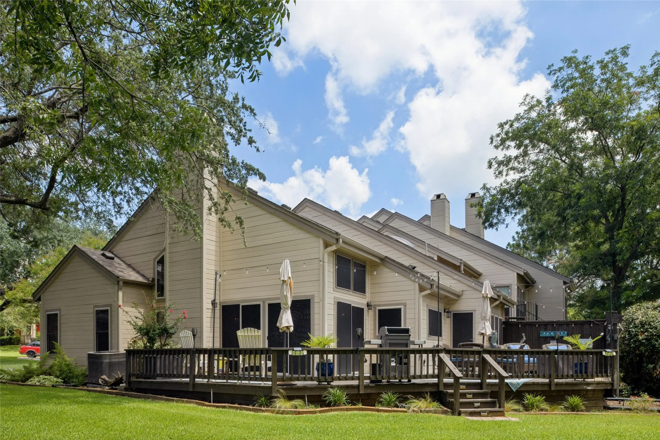 Townhouse For Sale in Grayson County , 149 Summer Place Circle BLDG N UNIT 149, Pottsboro, Texas 75076, 2 Bedroom, 2 Bathroom, 1 Garage spaces, 1,257 Sqft, built in 1984, mls#21323374, Real Estate Agent in Pottsboro, Homes For Sale in Grayson county, Homes For Sale in Pottsboro, Realtor in Pottsboro Texas, Real Estate Brokerage Independent Realty Texas, Luminita Cordes Realtor