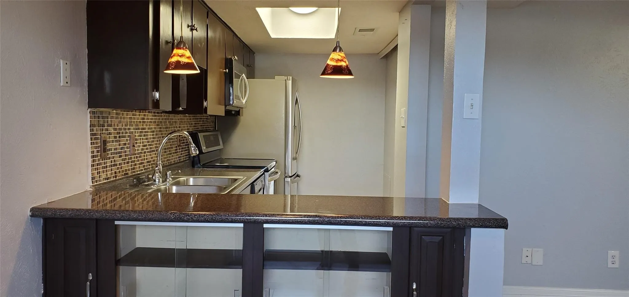 Condominium For Rent in Dallas County , 12818 Midway Road 1076, Dallas, Texas 75244, 2 Bedroom, 2 Bathroom, Garage spaces, 864 Sqft, built in 1970, mls#21323045, Real Estate Agent in Dallas, Homes For Rent in Dallas county, Homes For Rent in Dallas, Realtor in Dallas Texas, Real Estate Brokerage Independent Realty Texas, Luminita Cordes Realtor