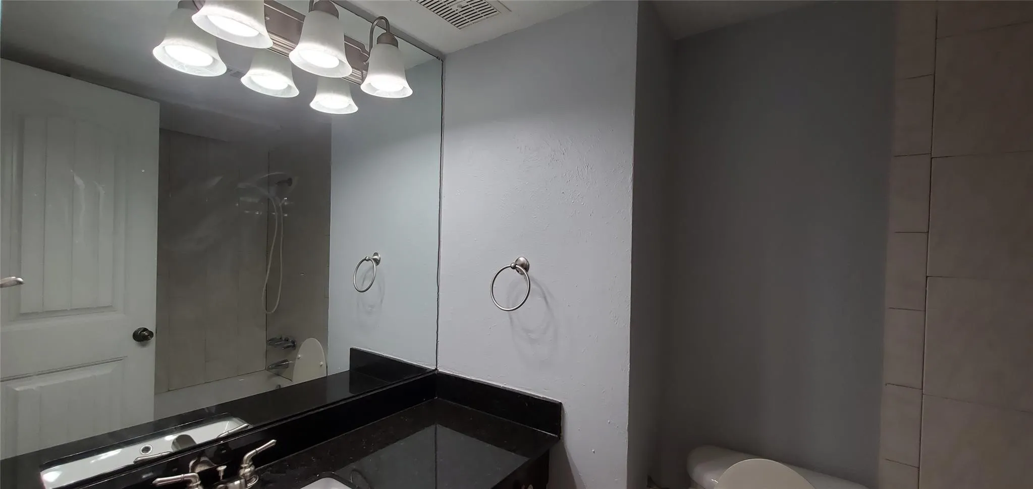 Condominium For Rent in Dallas County , 12818 Midway Road 1076, Dallas, Texas 75244, 2 Bedroom, 2 Bathroom, Garage spaces, 864 Sqft, built in 1970, mls#21323045, Real Estate Agent in Dallas, Homes For Rent in Dallas county, Homes For Rent in Dallas, Realtor in Dallas Texas, Real Estate Brokerage Independent Realty Texas, Luminita Cordes Realtor
