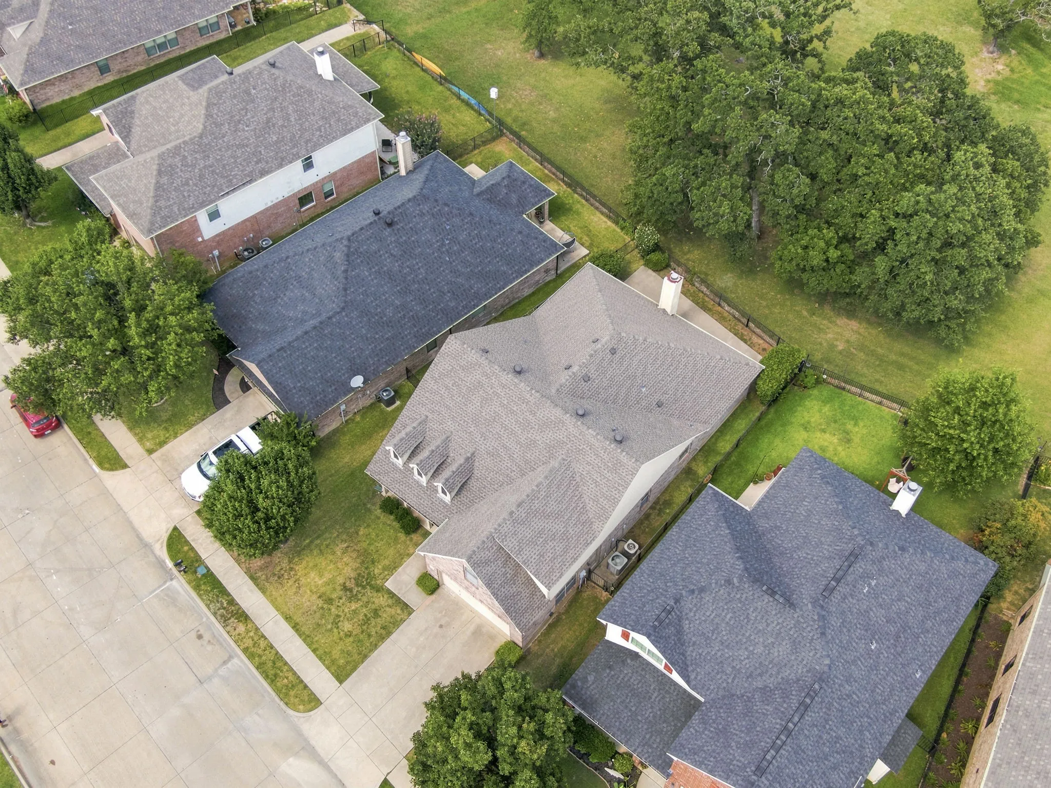Single Family Residence For Sale in Johnson County , 3009 Shoreline Drive, Burleson, Texas 76028, 5 Bedroom, 2 Bathroom, 2 Garage spaces, 2,216 Sqft, built in 2003, mls#21318362, Real Estate Agent in Burleson, Homes For Sale in Johnson county, Homes For Sale in Burleson, Realtor in Burleson Texas, Real Estate Brokerage Independent Realty Texas, Luminita Cordes Realtor