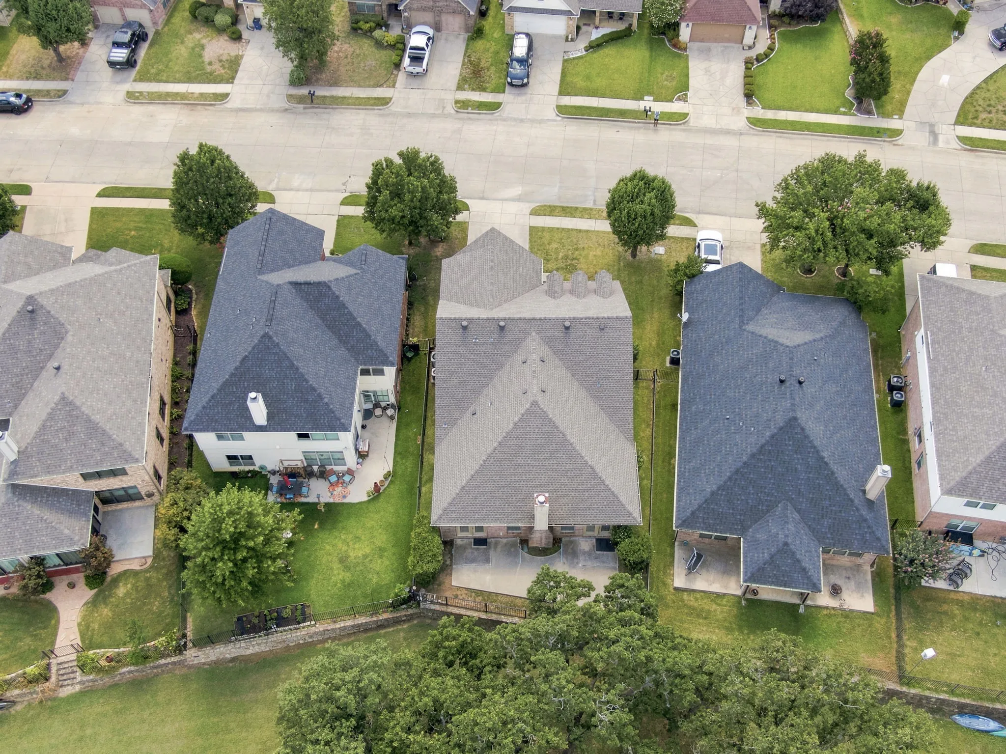 Single Family Residence For Sale in Johnson County , 3009 Shoreline Drive, Burleson, Texas 76028, 5 Bedroom, 2 Bathroom, 2 Garage spaces, 2,216 Sqft, built in 2003, mls#21318362, Real Estate Agent in Burleson, Homes For Sale in Johnson county, Homes For Sale in Burleson, Realtor in Burleson Texas, Real Estate Brokerage Independent Realty Texas, Luminita Cordes Realtor