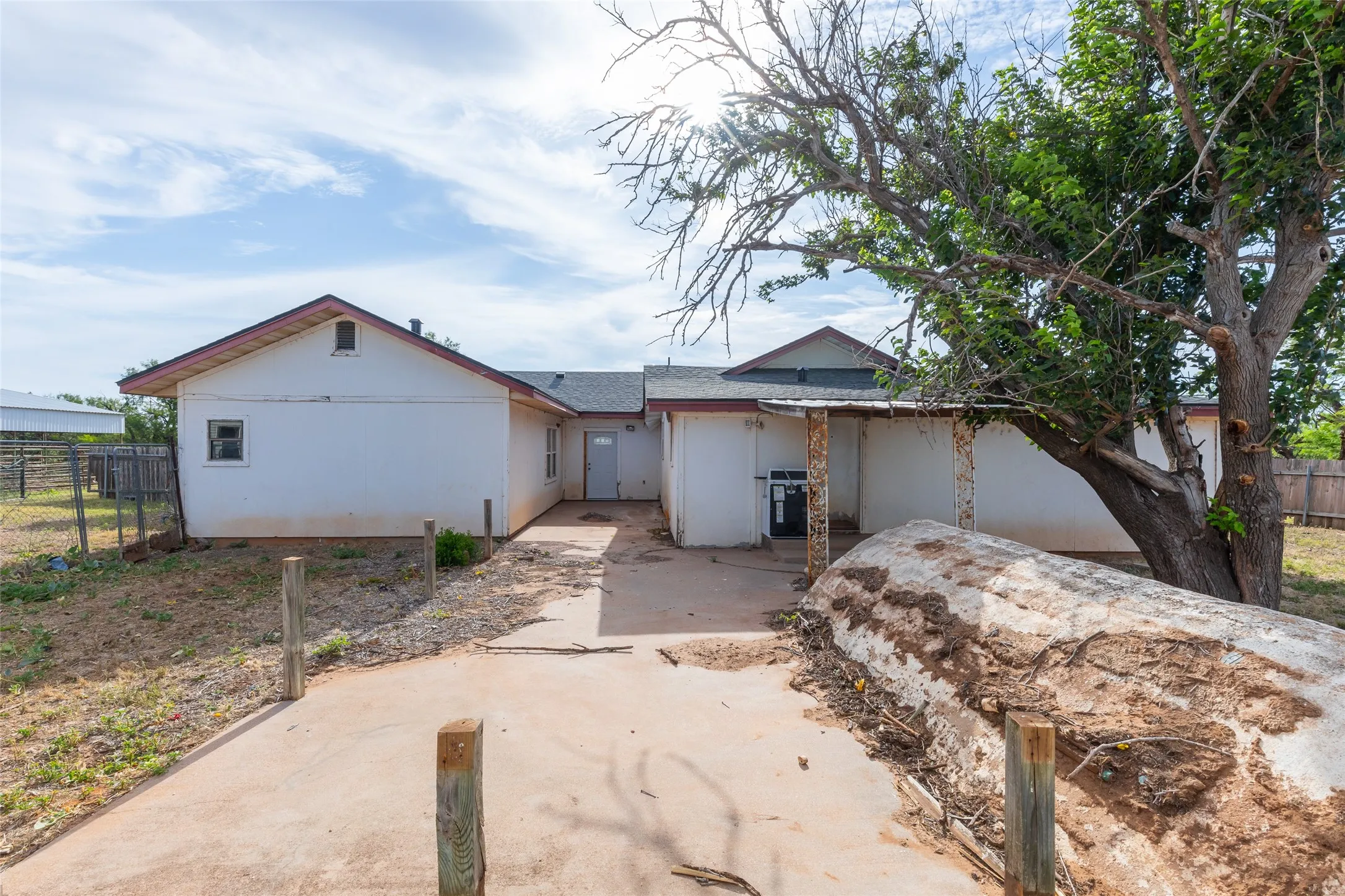 Farm For Sale in Jones County , 7449 Fm 707, Anson, Texas 79501, 3 Bedroom, 2 Bathroom, Garage spaces, 2,522 Sqft, built in 1954, mls#21320181, Real Estate Agent in Anson, Homes For Sale in Jones county, Homes For Sale in Anson, Realtor in Anson Texas, Real Estate Brokerage Independent Realty Texas, Luminita Cordes Realtor