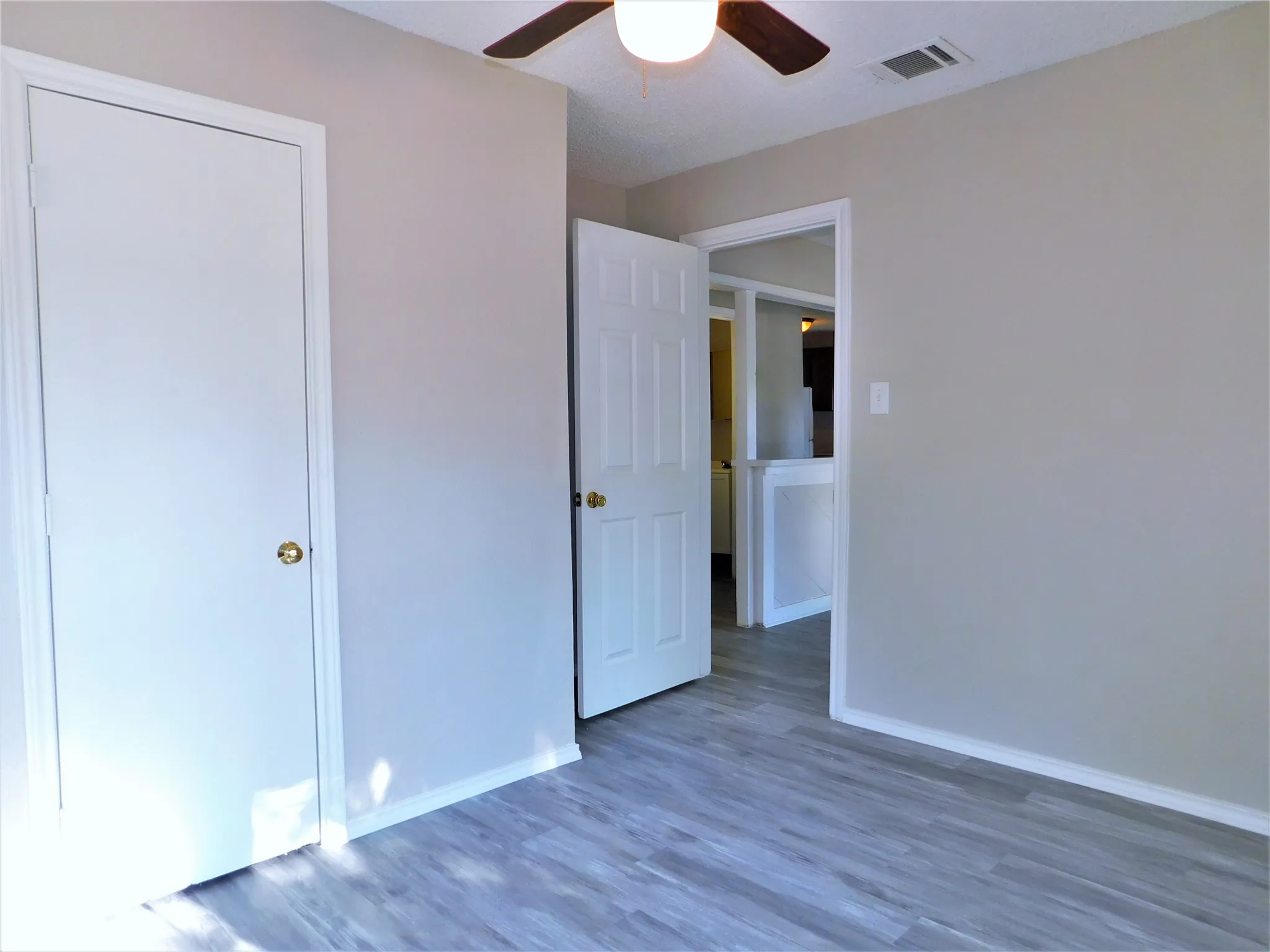 Single Family Residence For Rent in Denton County , 1014 Peak Street, Denton, Texas 76201, 2 Bedroom, 1 Bathroom, Garage spaces, 768 Sqft, built in 1930, mls#21304025, Real Estate Agent in Denton, Homes For Rent in Denton county, Homes For Rent in Denton, Realtor in Denton Texas, Real Estate Brokerage Independent Realty Texas, Luminita Cordes Realtor