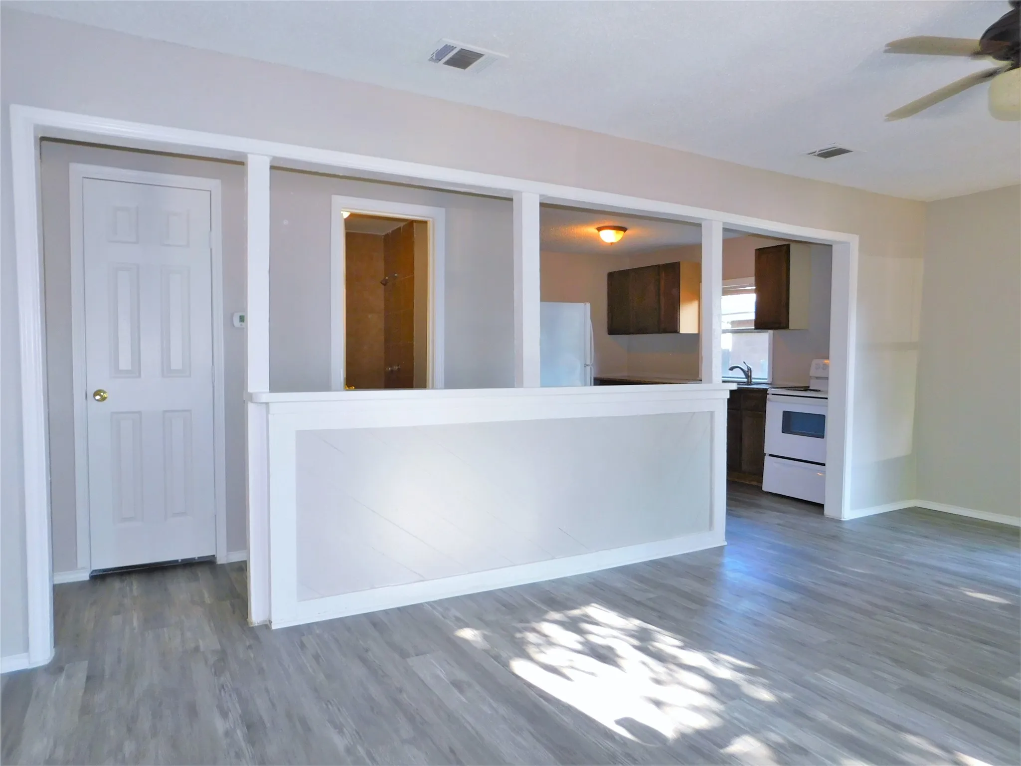 Single Family Residence For Rent in Denton County , 1014 Peak Street, Denton, Texas 76201, 2 Bedroom, 1 Bathroom, Garage spaces, 768 Sqft, built in 1930, mls#21304025, Real Estate Agent in Denton, Homes For Rent in Denton county, Homes For Rent in Denton, Realtor in Denton Texas, Real Estate Brokerage Independent Realty Texas, Luminita Cordes Realtor