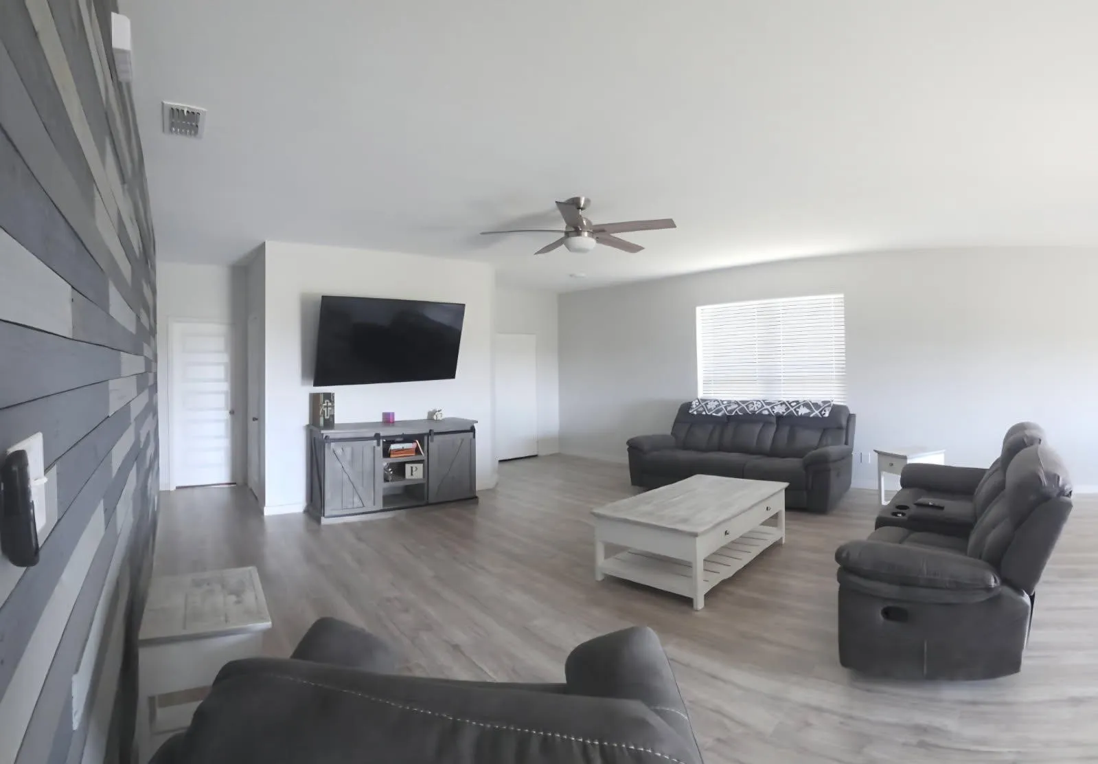 Single Family Residence For Sale in Grayson County , 1036 Stanridge Lane, Van Alstyne, Texas 75495, 3 Bedroom, 2 Bathroom, 2 Garage spaces, 1,590 Sqft, built in 2019, Price $265,000, mls#21323394, Real Estate Agent in Van Alstyne, Homes For Sale in Grayson county, Homes For Sale in Van Alstyne, Realtor in Van Alstyne Texas, Real Estate Brokerage Independent Realty Texas, Luminita Cordes Realtor