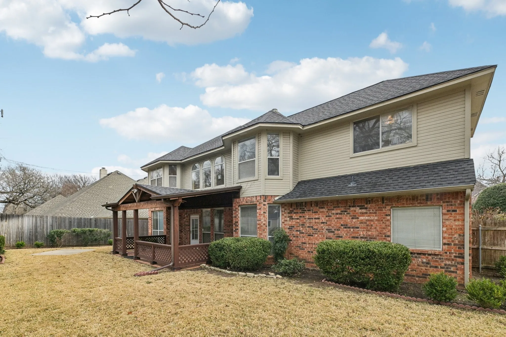 Single Family Residence For Sale in Tarrant County , 4519 Edge Creek Lane, Arlington, Texas 76017, 4 Bedrooms, 4 Bathrooms, 2 Garage spaces, 3,042 Sqft, built in 1993, Price $479,900, mls#21322920, Real Estate Agent in Arlington, Homes For Sale in Tarrant county, Homes For Sale in Arlington, Realtor in Arlington Texas, Real Estate Brokerage Independent Realty Texas, Luminita Cordes Realtor