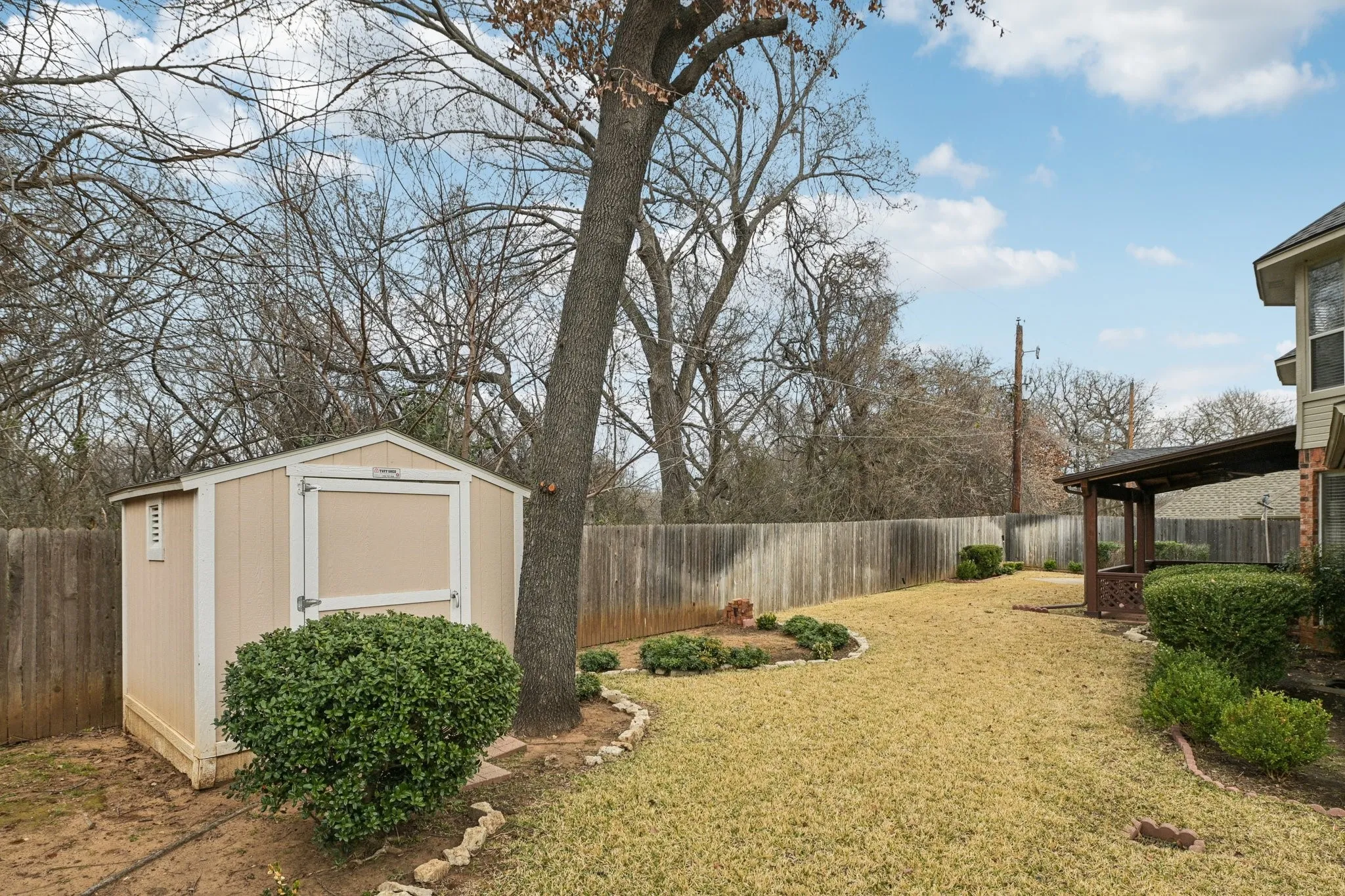 Single Family Residence For Sale in Tarrant County , 4519 Edge Creek Lane, Arlington, Texas 76017, 4 Bedrooms, 4 Bathrooms, 2 Garage spaces, 3,042 Sqft, built in 1993, Price $479,900, mls#21322920, Real Estate Agent in Arlington, Homes For Sale in Tarrant county, Homes For Sale in Arlington, Realtor in Arlington Texas, Real Estate Brokerage Independent Realty Texas, Luminita Cordes Realtor