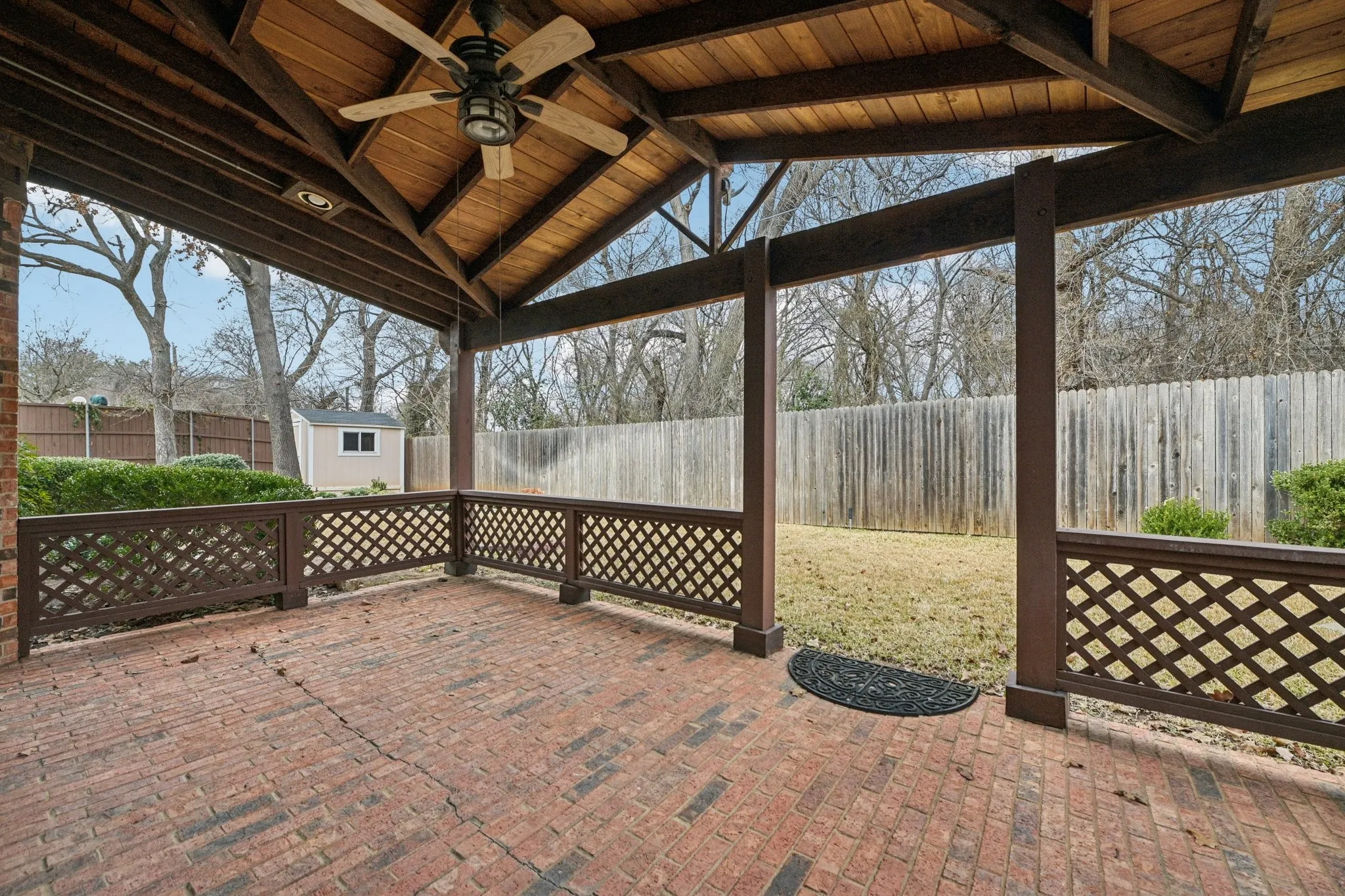Single Family Residence For Sale in Tarrant County , 4519 Edge Creek Lane, Arlington, Texas 76017, 4 Bedrooms, 4 Bathrooms, 2 Garage spaces, 3,042 Sqft, built in 1993, Price $479,900, mls#21322920, Real Estate Agent in Arlington, Homes For Sale in Tarrant county, Homes For Sale in Arlington, Realtor in Arlington Texas, Real Estate Brokerage Independent Realty Texas, Luminita Cordes Realtor
