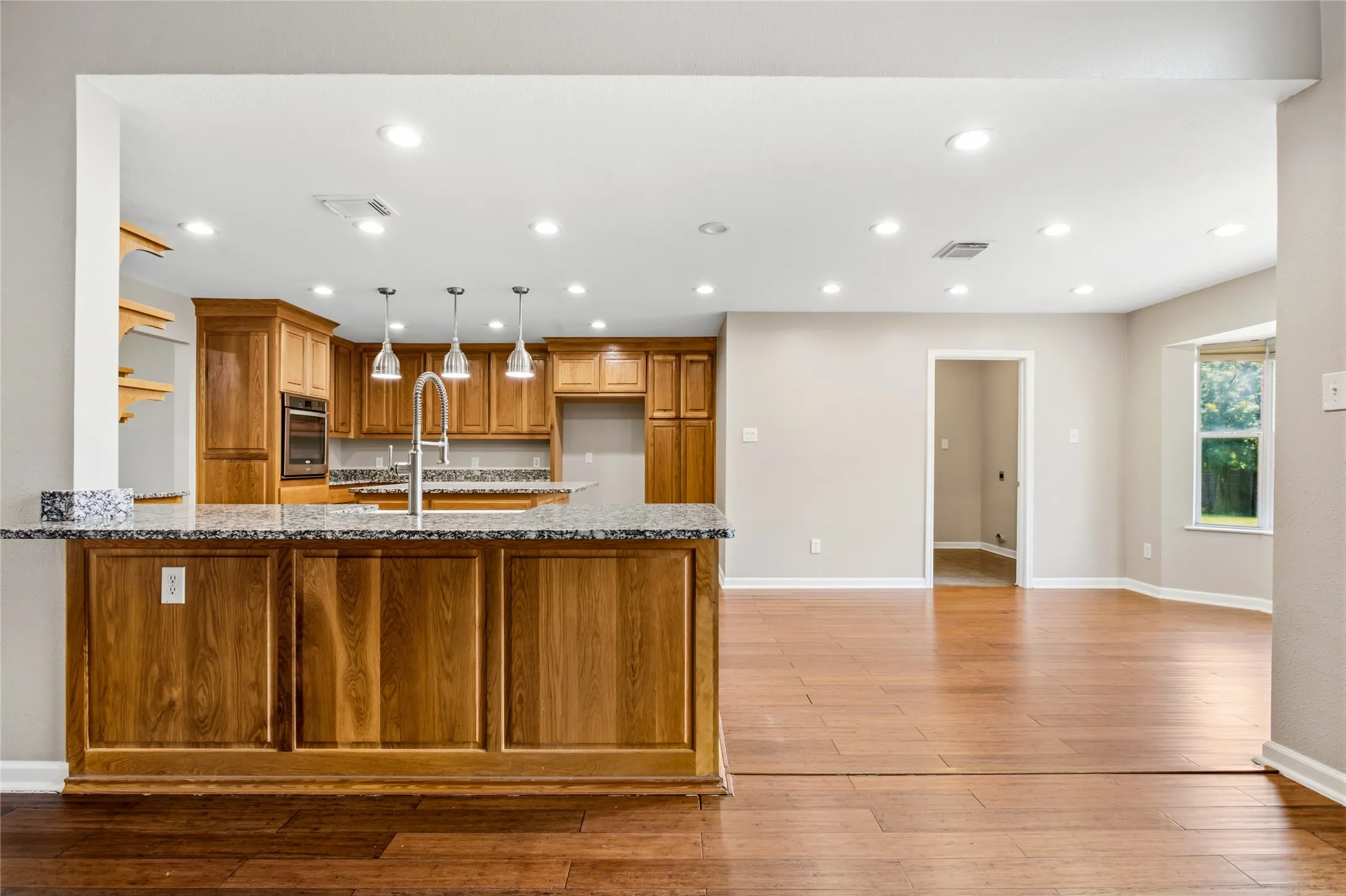 Single Family Residence For Rent in Collin County , 2621 Taylor Boulevard, Anna, Texas 75409, 4 Bedroom, 3 Bathroom, 2 Garage spaces, 2,396 Sqft, built in 2001, mls#21320466, Real Estate Agent in Anna, Homes For Rent in Collin county, Homes For Rent in Anna, Realtor in Anna Texas, Real Estate Brokerage Independent Realty Texas, Luminita Cordes Realtor