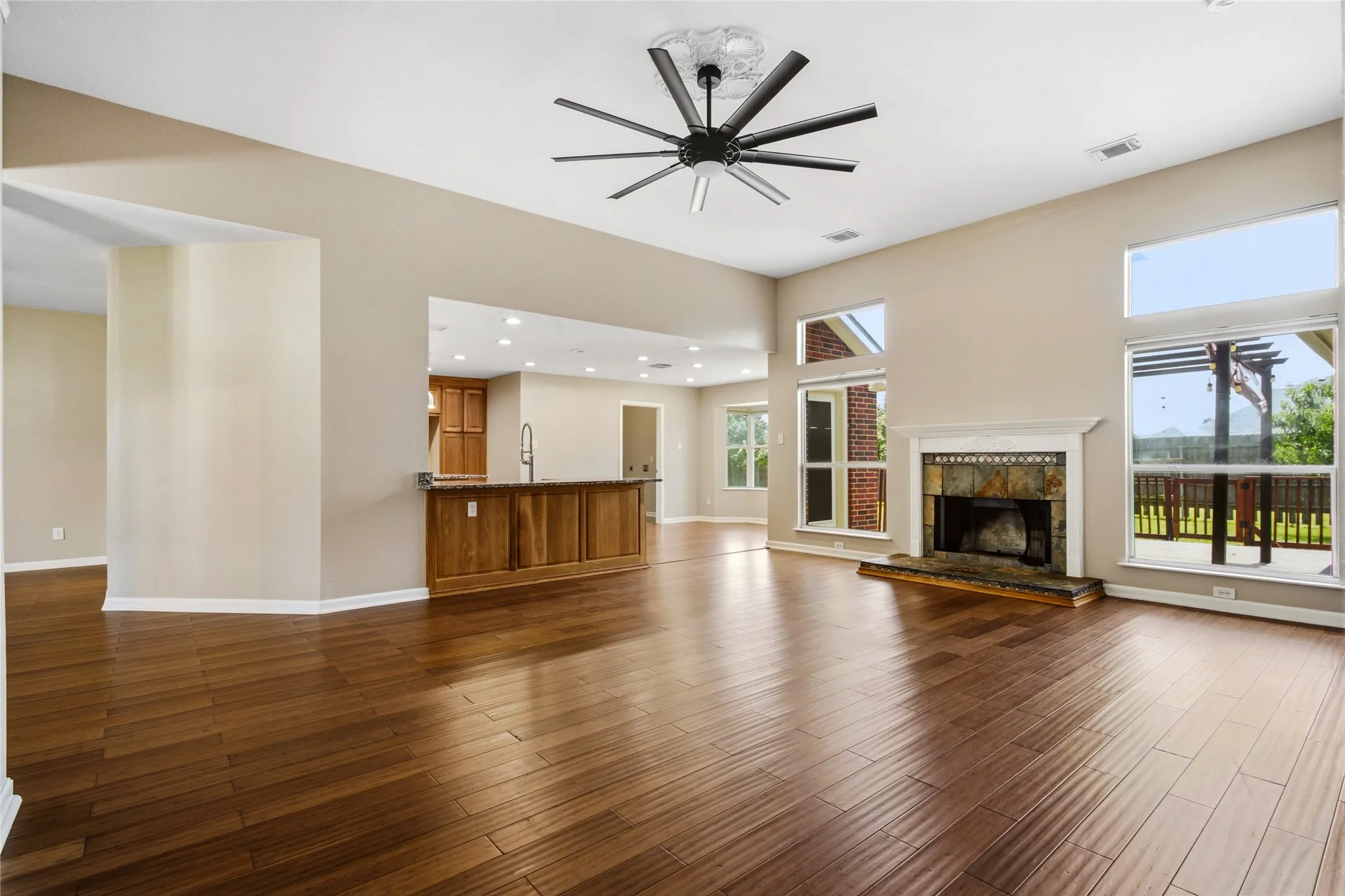 Single Family Residence For Rent in Collin County , 2621 Taylor Boulevard, Anna, Texas 75409, 4 Bedroom, 3 Bathroom, 2 Garage spaces, 2,396 Sqft, built in 2001, mls#21320466, Real Estate Agent in Anna, Homes For Rent in Collin county, Homes For Rent in Anna, Realtor in Anna Texas, Real Estate Brokerage Independent Realty Texas, Luminita Cordes Realtor