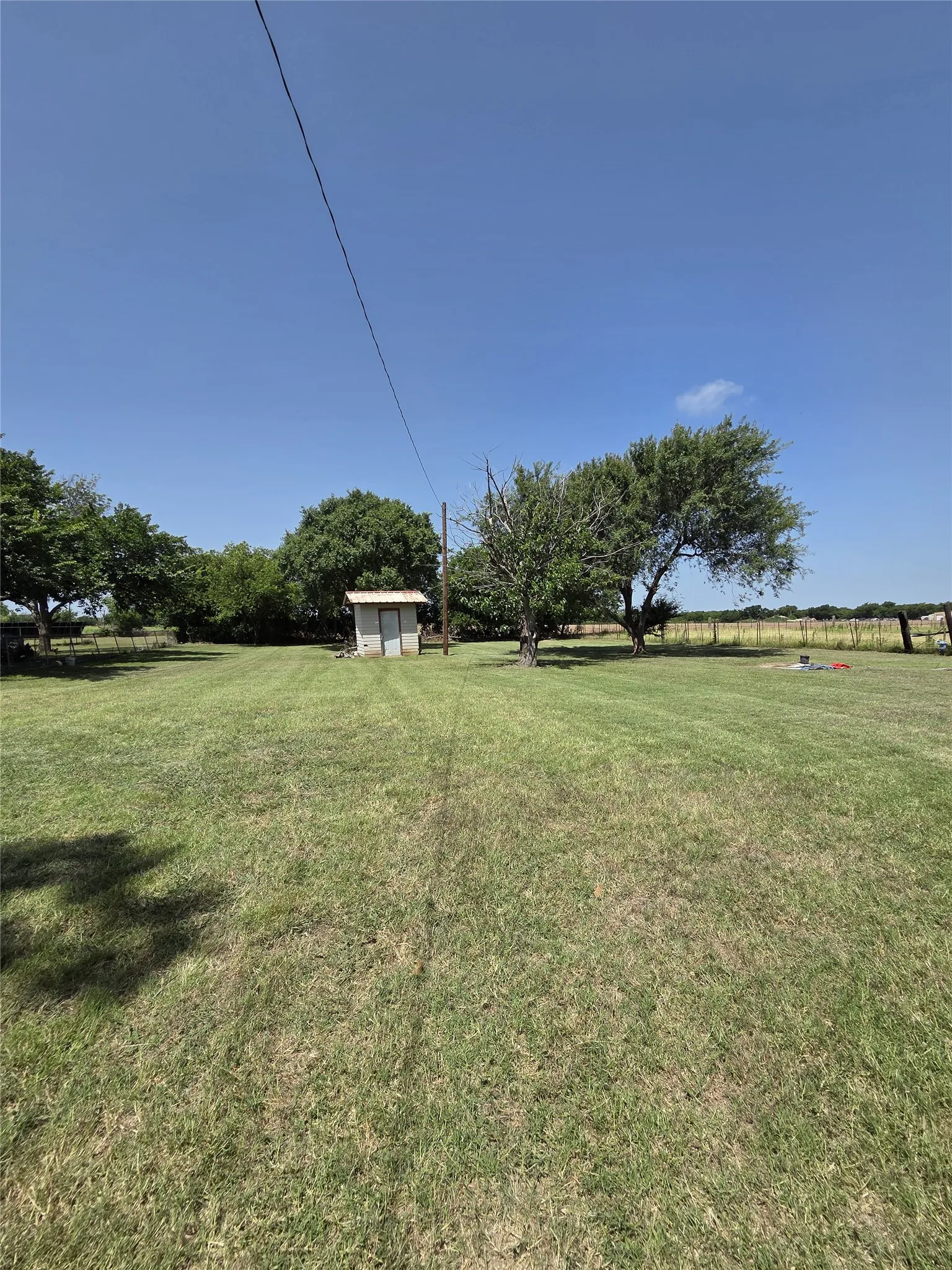 Single Family Residence For Sale in Johnson County , 2100 S Highway 171, Cleburne, Texas 76031, 3 Bedroom, 1 Bathroom, 2 Garage spaces, 1,605 Sqft, built in 1955, mls#21323403, Real Estate Agent in Cleburne, Homes For Sale in Johnson county, Homes For Sale in Cleburne, Realtor in Cleburne Texas, Real Estate Brokerage Independent Realty Texas, Luminita Cordes Realtor