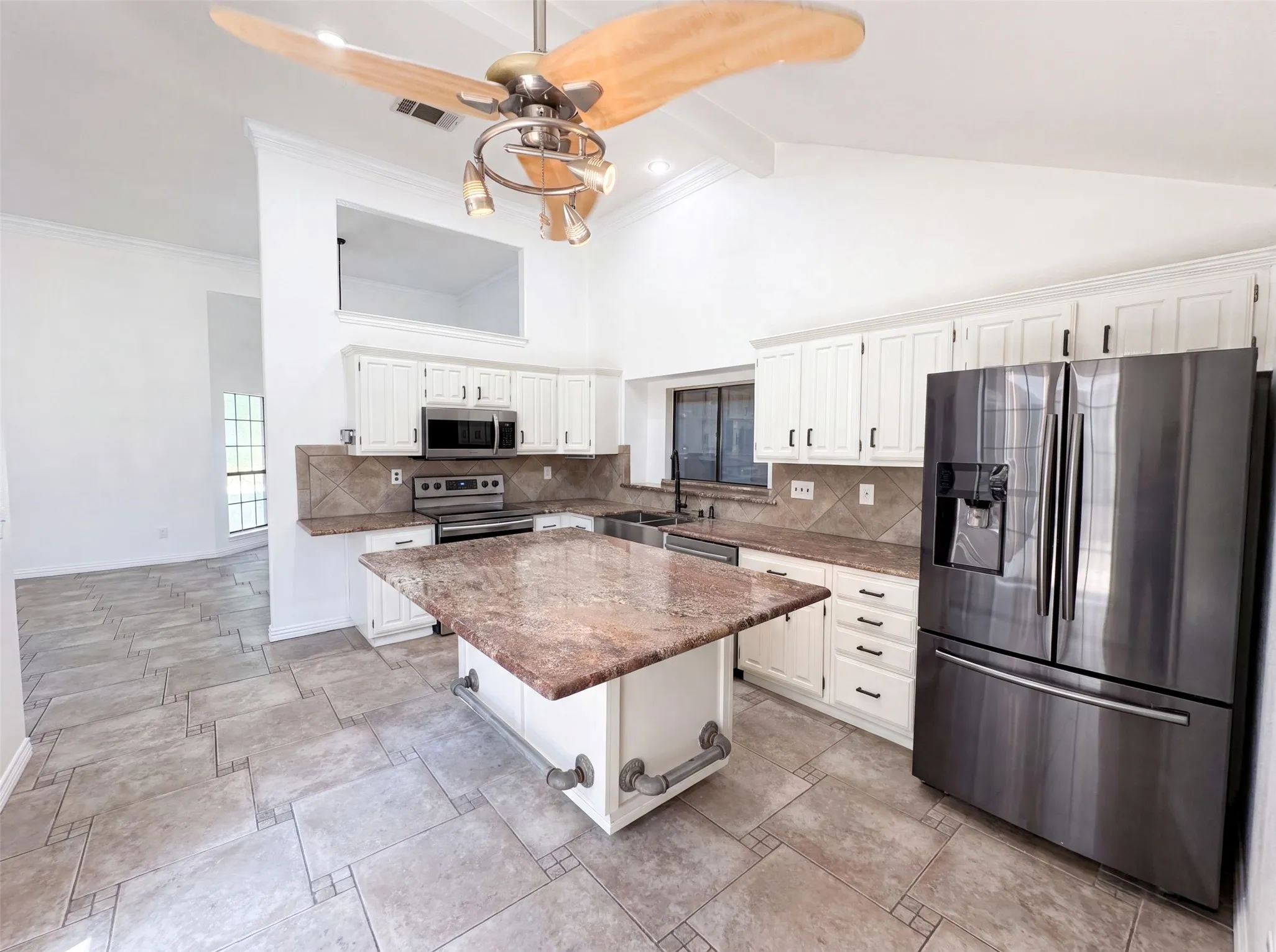 Single Family Residence For Sale in Collin County , 1613 Mullins Drive, Plano, Texas 75025, 3 Bedroom, 2 Bathroom, Garage spaces, 2,012 Sqft, built in 1985, mls#21323404, Real Estate Agent in Plano, Homes For Sale in Collin county, Homes For Sale in Plano, Realtor in Plano Texas, Real Estate Brokerage Independent Realty Texas, Luminita Cordes Realtor