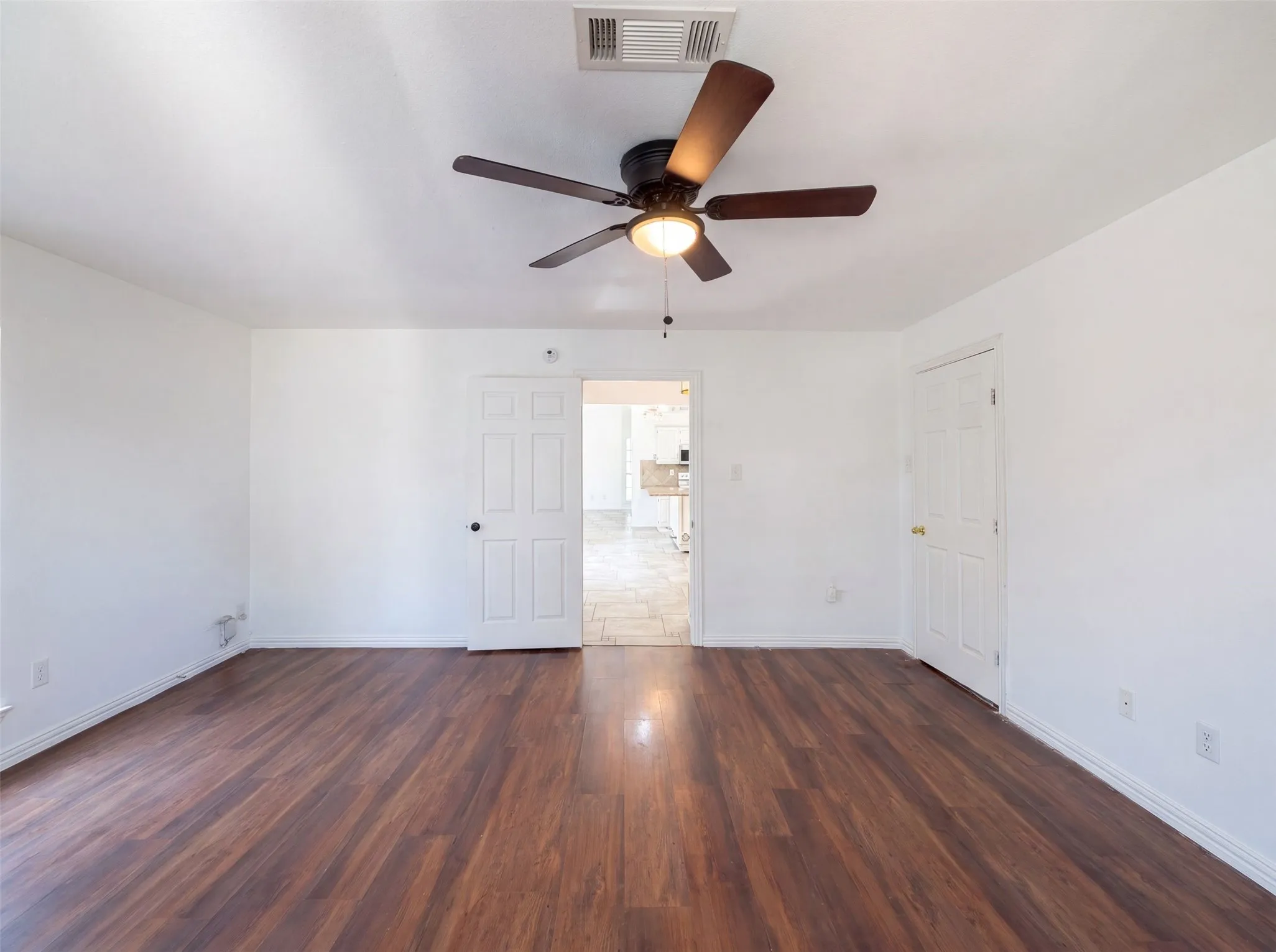 Single Family Residence For Sale in Collin County , 1613 Mullins Drive, Plano, Texas 75025, 3 Bedroom, 2 Bathroom, Garage spaces, 2,012 Sqft, built in 1985, mls#21323404, Real Estate Agent in Plano, Homes For Sale in Collin county, Homes For Sale in Plano, Realtor in Plano Texas, Real Estate Brokerage Independent Realty Texas, Luminita Cordes Realtor