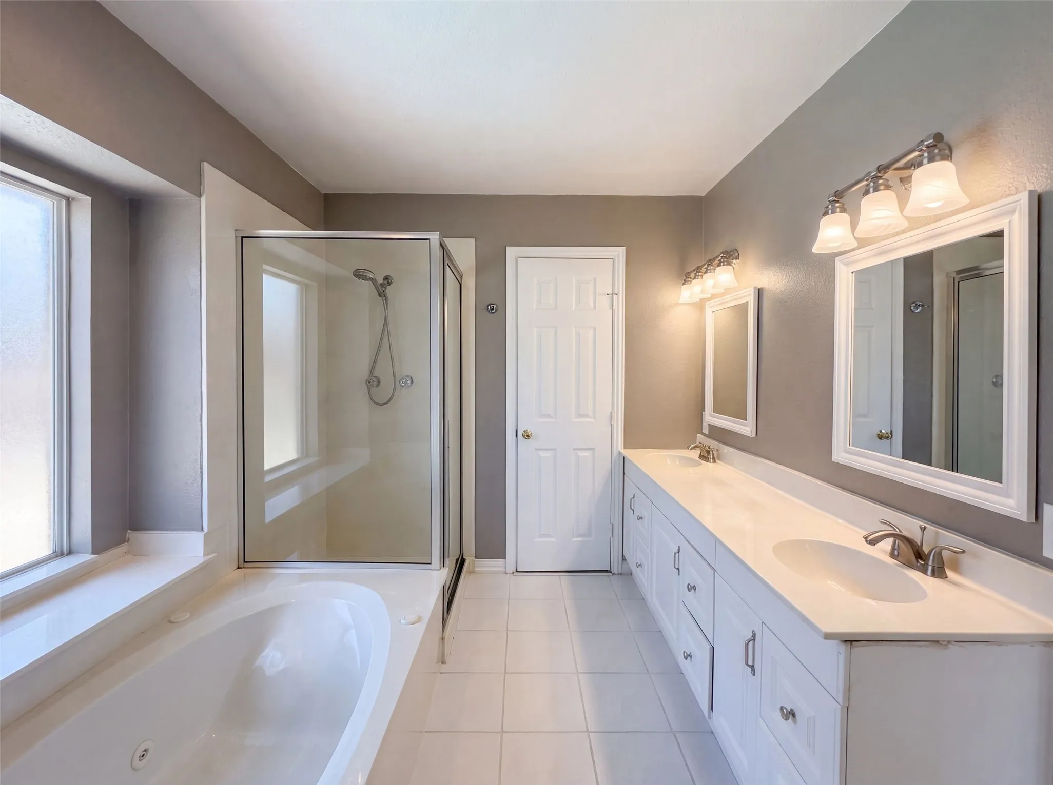 Single Family Residence For Sale in Collin County , 1613 Mullins Drive, Plano, Texas 75025, 3 Bedroom, 2 Bathroom, Garage spaces, 2,012 Sqft, built in 1985, mls#21323404, Real Estate Agent in Plano, Homes For Sale in Collin county, Homes For Sale in Plano, Realtor in Plano Texas, Real Estate Brokerage Independent Realty Texas, Luminita Cordes Realtor