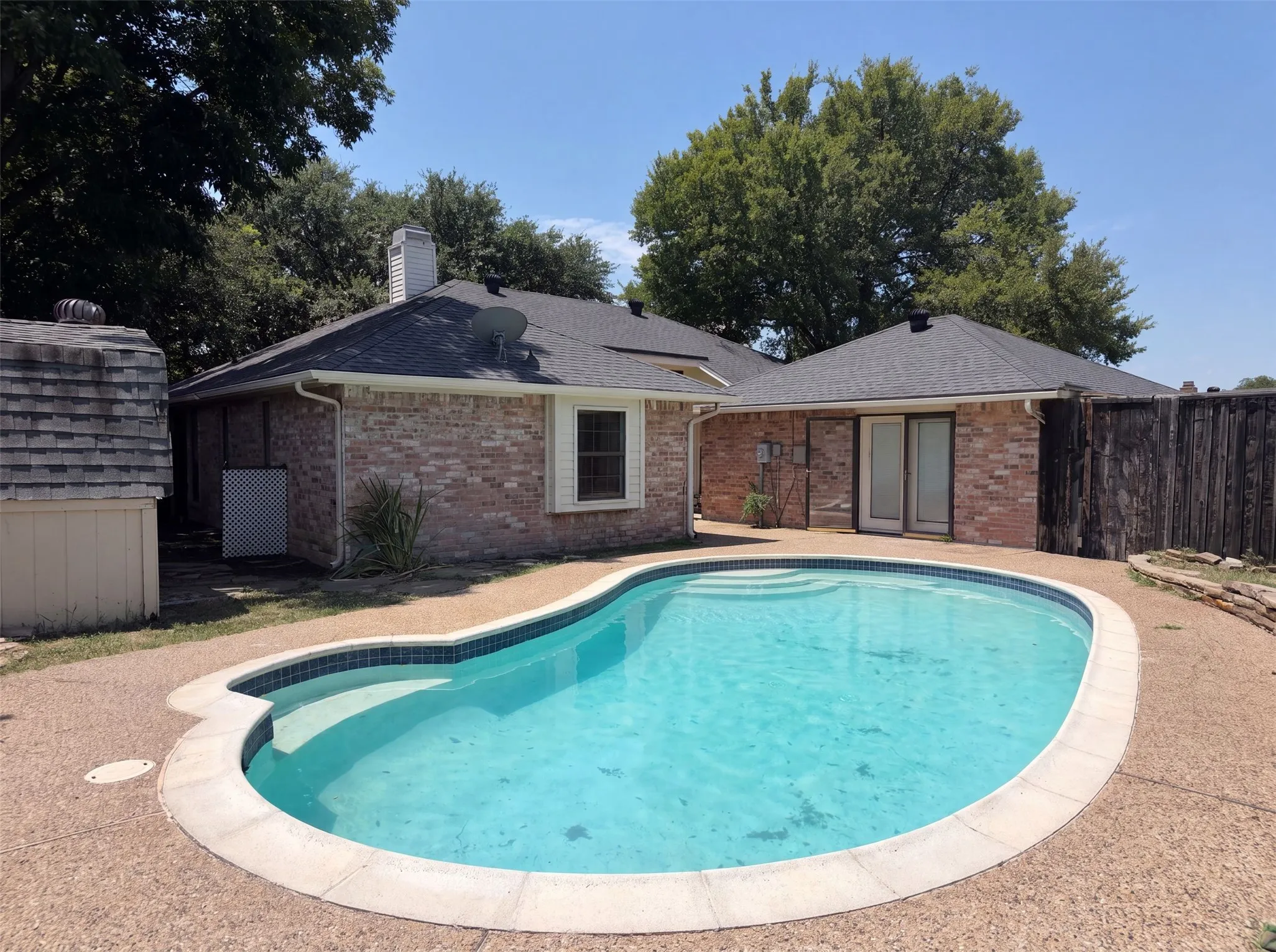 Single Family Residence For Sale in Collin County , 1613 Mullins Drive, Plano, Texas 75025, 3 Bedroom, 2 Bathroom, Garage spaces, 2,012 Sqft, built in 1985, mls#21323404, Real Estate Agent in Plano, Homes For Sale in Collin county, Homes For Sale in Plano, Realtor in Plano Texas, Real Estate Brokerage Independent Realty Texas, Luminita Cordes Realtor