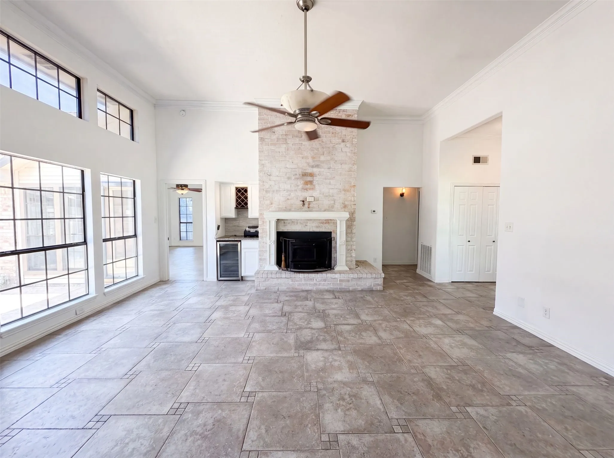 Single Family Residence For Sale in Collin County , 1613 Mullins Drive, Plano, Texas 75025, 3 Bedroom, 2 Bathroom, Garage spaces, 2,012 Sqft, built in 1985, mls#21323404, Real Estate Agent in Plano, Homes For Sale in Collin county, Homes For Sale in Plano, Realtor in Plano Texas, Real Estate Brokerage Independent Realty Texas, Luminita Cordes Realtor