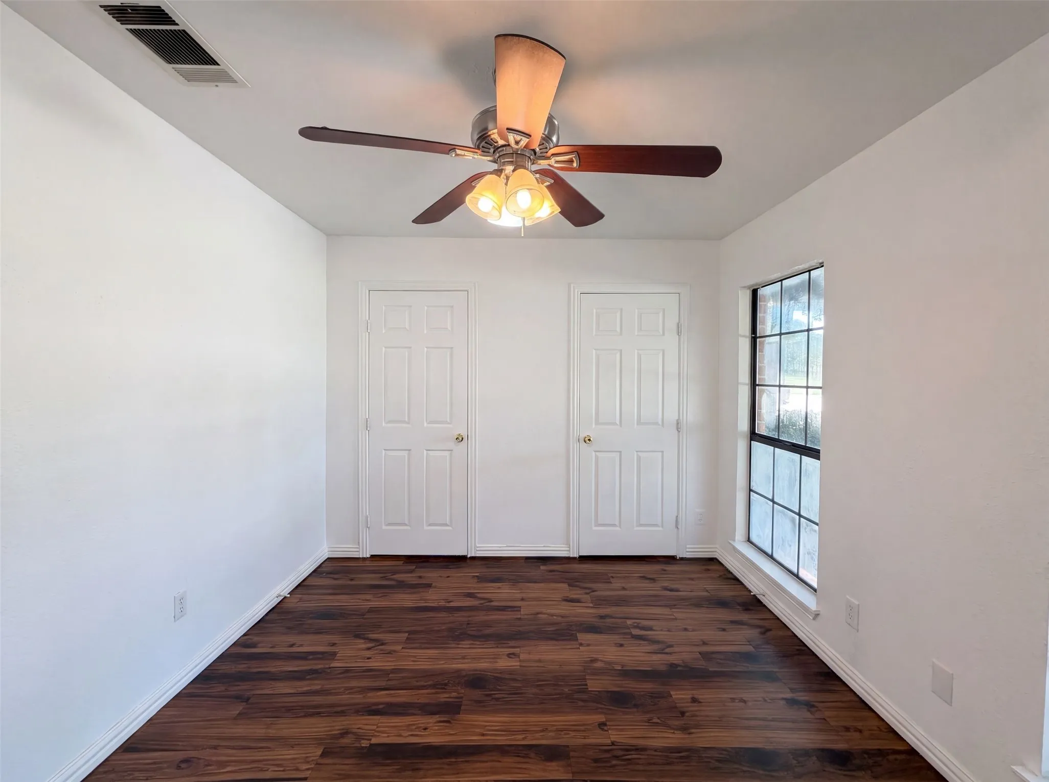Single Family Residence For Sale in Collin County , 1613 Mullins Drive, Plano, Texas 75025, 3 Bedroom, 2 Bathroom, Garage spaces, 2,012 Sqft, built in 1985, mls#21323404, Real Estate Agent in Plano, Homes For Sale in Collin county, Homes For Sale in Plano, Realtor in Plano Texas, Real Estate Brokerage Independent Realty Texas, Luminita Cordes Realtor