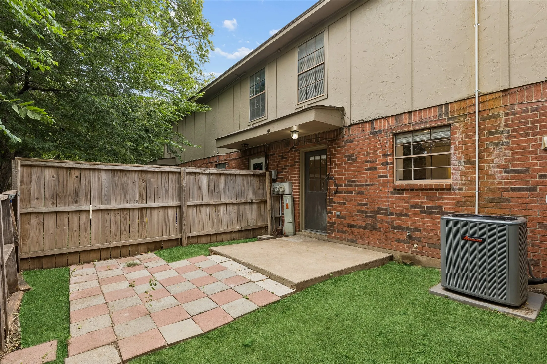 Quadruplex For Sale in Tarrant County , 321 Cambridge Drive, Saginaw, Texas 76179, 8 Bedroom, 8 Bathroom, Garage spaces, 0 Sqft, built in 1982, mls#21322557, Real Estate Agent in Saginaw, Homes For Sale in Tarrant county, Homes For Sale in Saginaw, Realtor in Saginaw Texas, Real Estate Brokerage Independent Realty Texas, Luminita Cordes Realtor