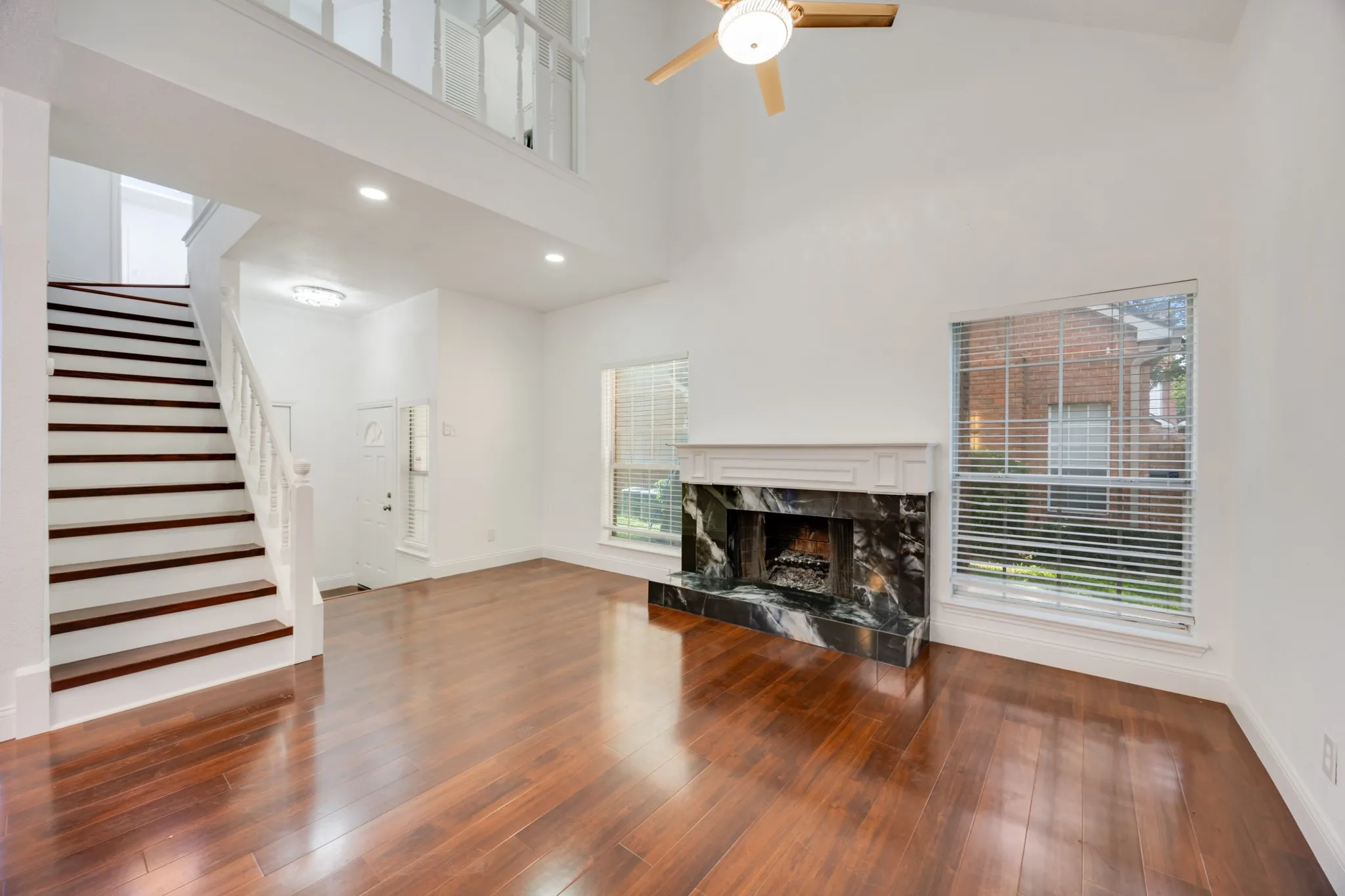 Condominium For Sale in Collin County , 4050 Frankford Road 802, Dallas, Texas 75287, 2 Bedroom, 3 Bathroom, 2 Garage spaces, 1,425 Sqft, built in 1982, mls#21317841, Real Estate Agent in Dallas, Homes For Sale in Collin county, Homes For Sale in Dallas, Realtor in Dallas Texas, Real Estate Brokerage Independent Realty Texas, Luminita Cordes Realtor