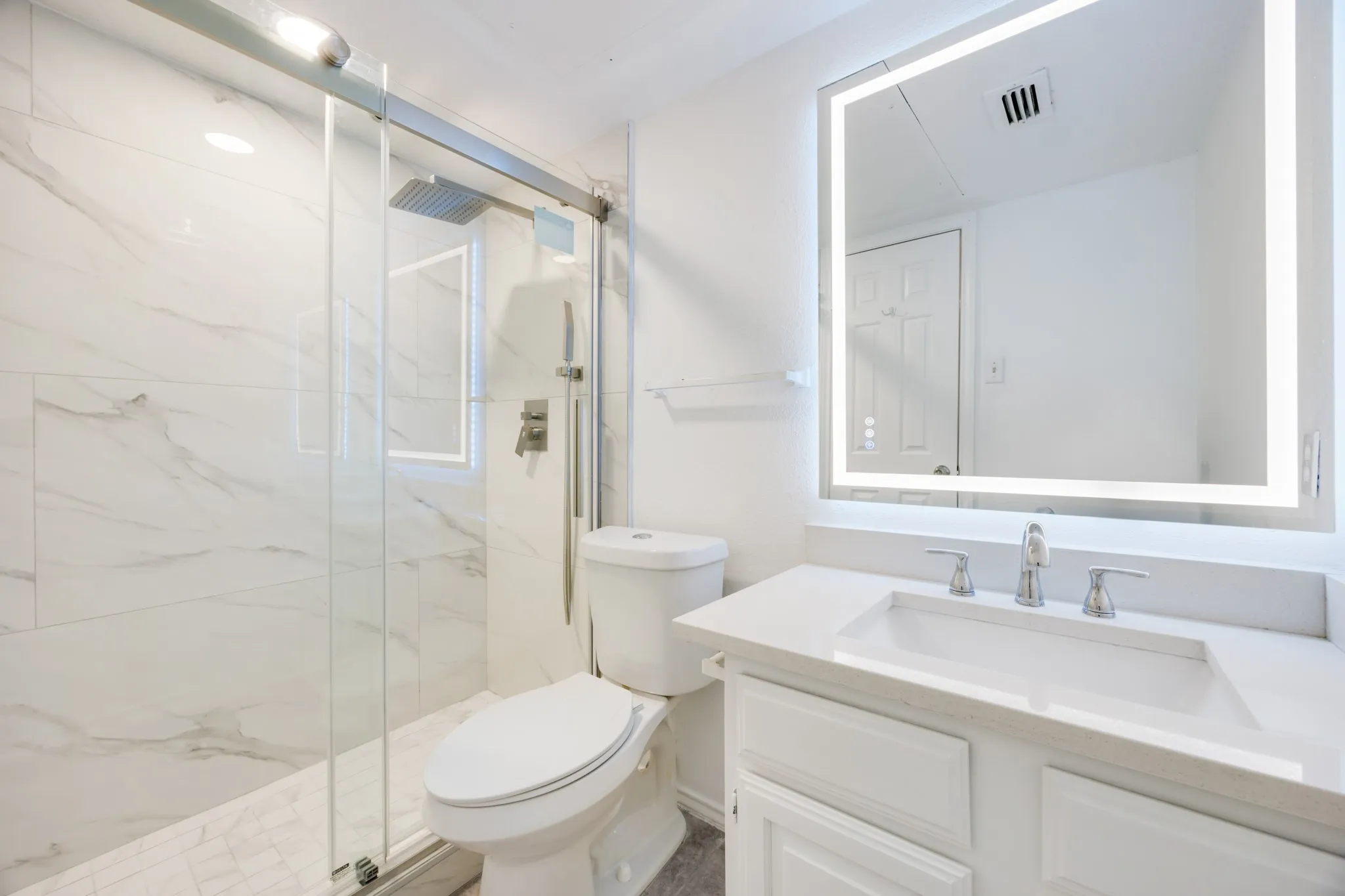Condominium For Sale in Collin County , 4050 Frankford Road 802, Dallas, Texas 75287, 2 Bedroom, 3 Bathroom, 2 Garage spaces, 1,425 Sqft, built in 1982, mls#21317841, Real Estate Agent in Dallas, Homes For Sale in Collin county, Homes For Sale in Dallas, Realtor in Dallas Texas, Real Estate Brokerage Independent Realty Texas, Luminita Cordes Realtor