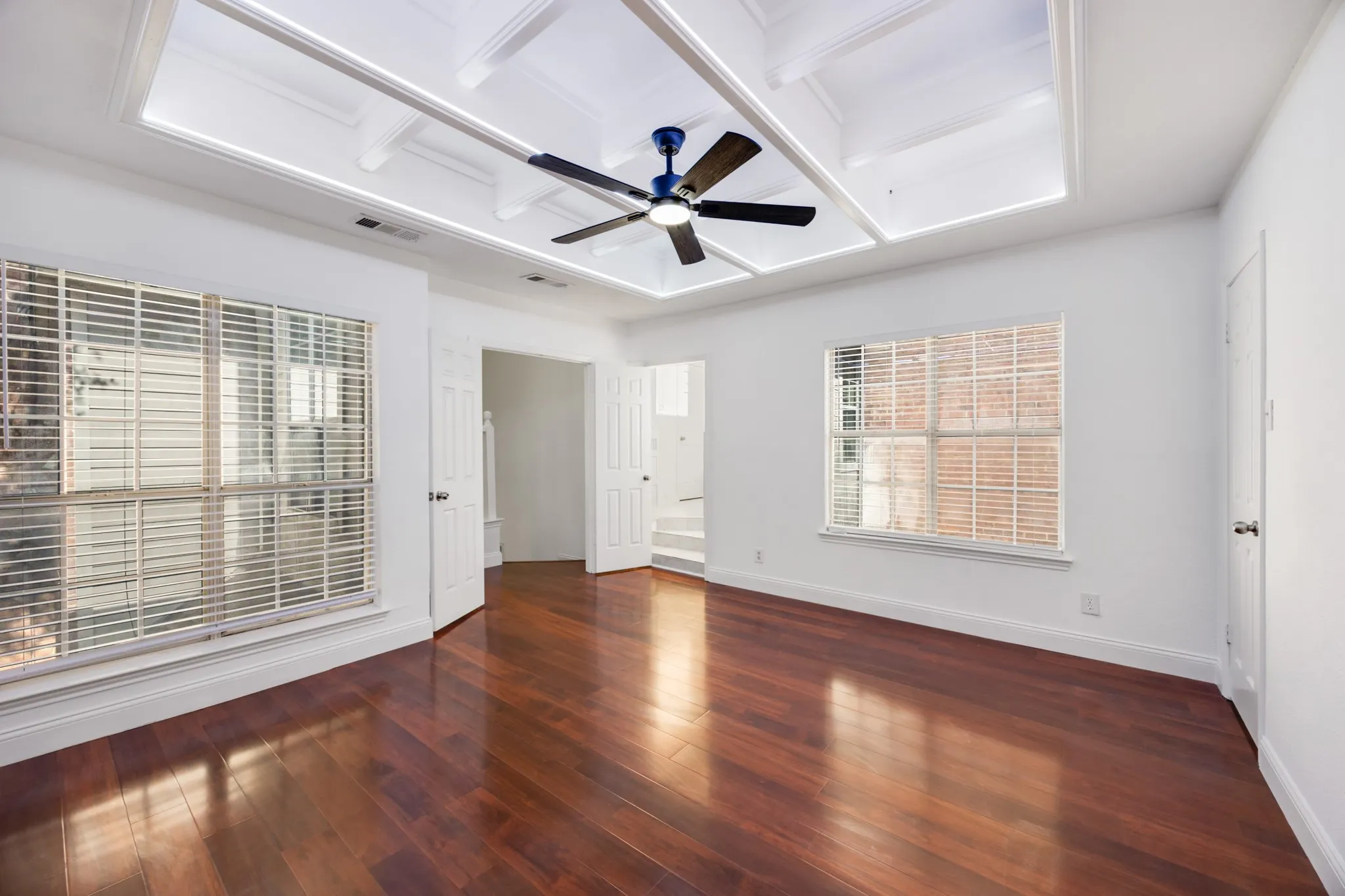 Condominium For Sale in Collin County , 4050 Frankford Road 802, Dallas, Texas 75287, 2 Bedroom, 3 Bathroom, 2 Garage spaces, 1,425 Sqft, built in 1982, mls#21317841, Real Estate Agent in Dallas, Homes For Sale in Collin county, Homes For Sale in Dallas, Realtor in Dallas Texas, Real Estate Brokerage Independent Realty Texas, Luminita Cordes Realtor