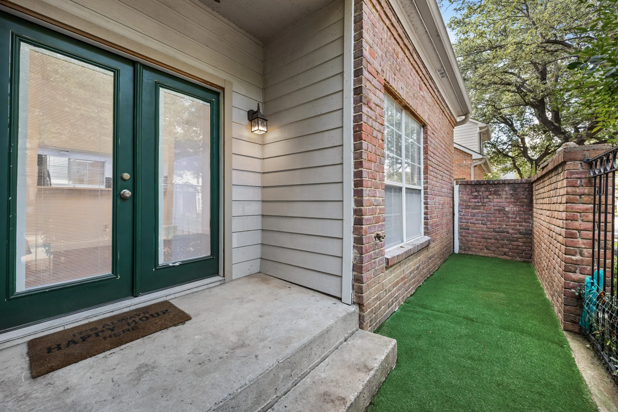 Condominium For Sale in Collin County , 4050 Frankford Road 802, Dallas, Texas 75287, 2 Bedroom, 3 Bathroom, 2 Garage spaces, 1,425 Sqft, built in 1982, mls#21317841, Real Estate Agent in Dallas, Homes For Sale in Collin county, Homes For Sale in Dallas, Realtor in Dallas Texas, Real Estate Brokerage Independent Realty Texas, Luminita Cordes Realtor