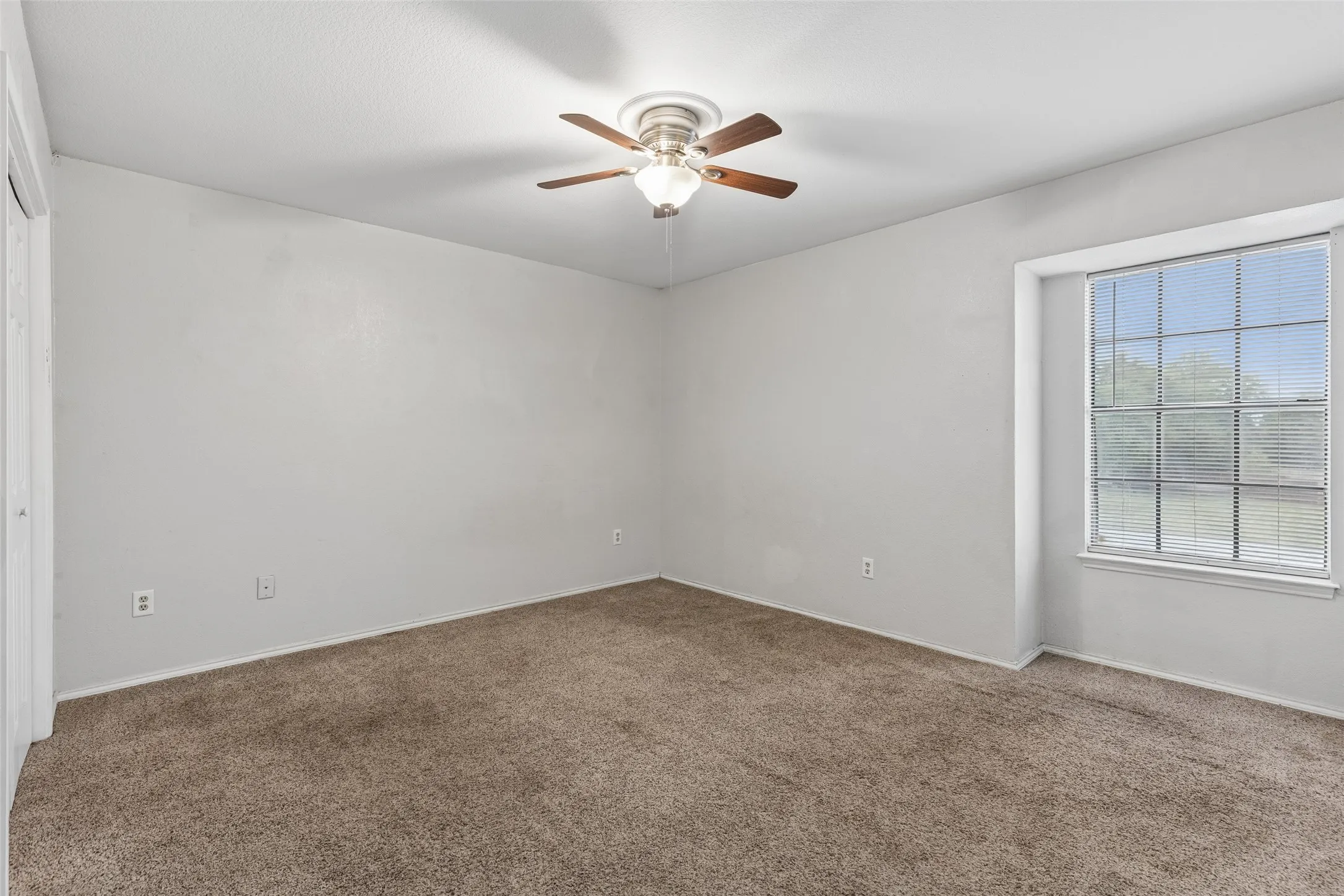 Quadruplex For Sale in Tarrant County , 221 Cambridge Drive, Saginaw, Texas 76179, 8 Bedroom, 8 Bathroom, Garage spaces, 0 Sqft, built in 1982, mls#21322534, Real Estate Agent in Saginaw, Homes For Sale in Tarrant county, Homes For Sale in Saginaw, Realtor in Saginaw Texas, Real Estate Brokerage Independent Realty Texas, Luminita Cordes Realtor