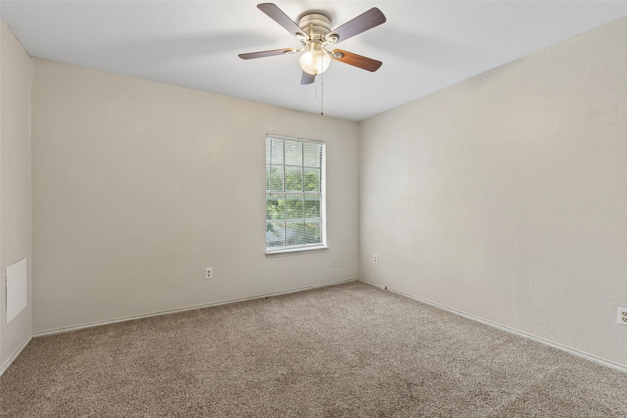 Quadruplex For Sale in Tarrant County , 221 Cambridge Drive, Saginaw, Texas 76179, 8 Bedroom, 8 Bathroom, Garage spaces, 0 Sqft, built in 1982, mls#21322534, Real Estate Agent in Saginaw, Homes For Sale in Tarrant county, Homes For Sale in Saginaw, Realtor in Saginaw Texas, Real Estate Brokerage Independent Realty Texas, Luminita Cordes Realtor