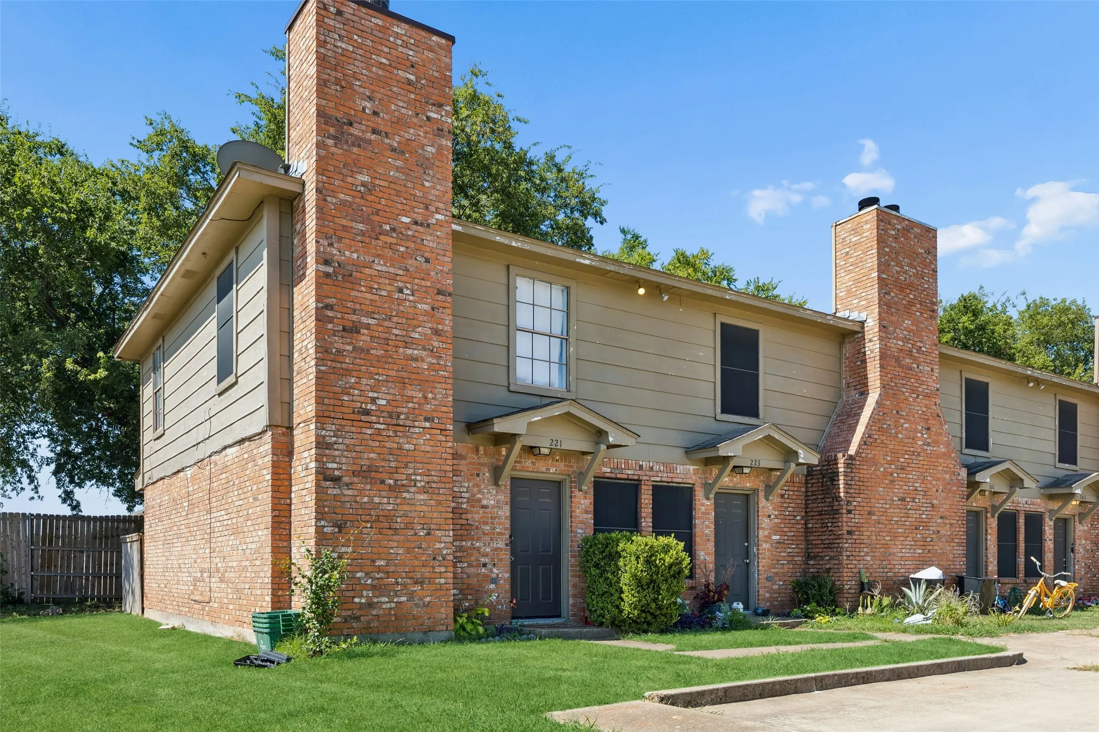Quadruplex For Sale in Tarrant County , 221 Cambridge Drive, Saginaw, Texas 76179, 8 Bedroom, 8 Bathroom, Garage spaces, 0 Sqft, built in 1982, mls#21322534, Real Estate Agent in Saginaw, Homes For Sale in Tarrant county, Homes For Sale in Saginaw, Realtor in Saginaw Texas, Real Estate Brokerage Independent Realty Texas, Luminita Cordes Realtor