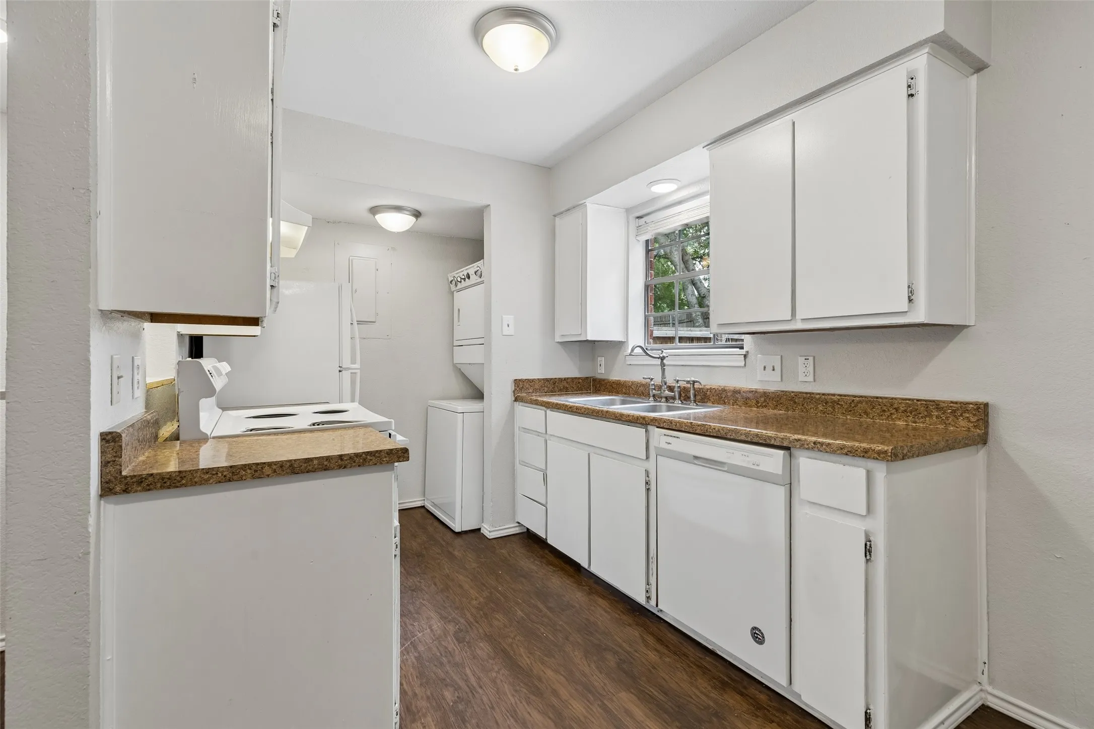 Quadruplex For Sale in Tarrant County , 221 Cambridge Drive, Saginaw, Texas 76179, 8 Bedroom, 8 Bathroom, Garage spaces, 0 Sqft, built in 1982, mls#21322534, Real Estate Agent in Saginaw, Homes For Sale in Tarrant county, Homes For Sale in Saginaw, Realtor in Saginaw Texas, Real Estate Brokerage Independent Realty Texas, Luminita Cordes Realtor