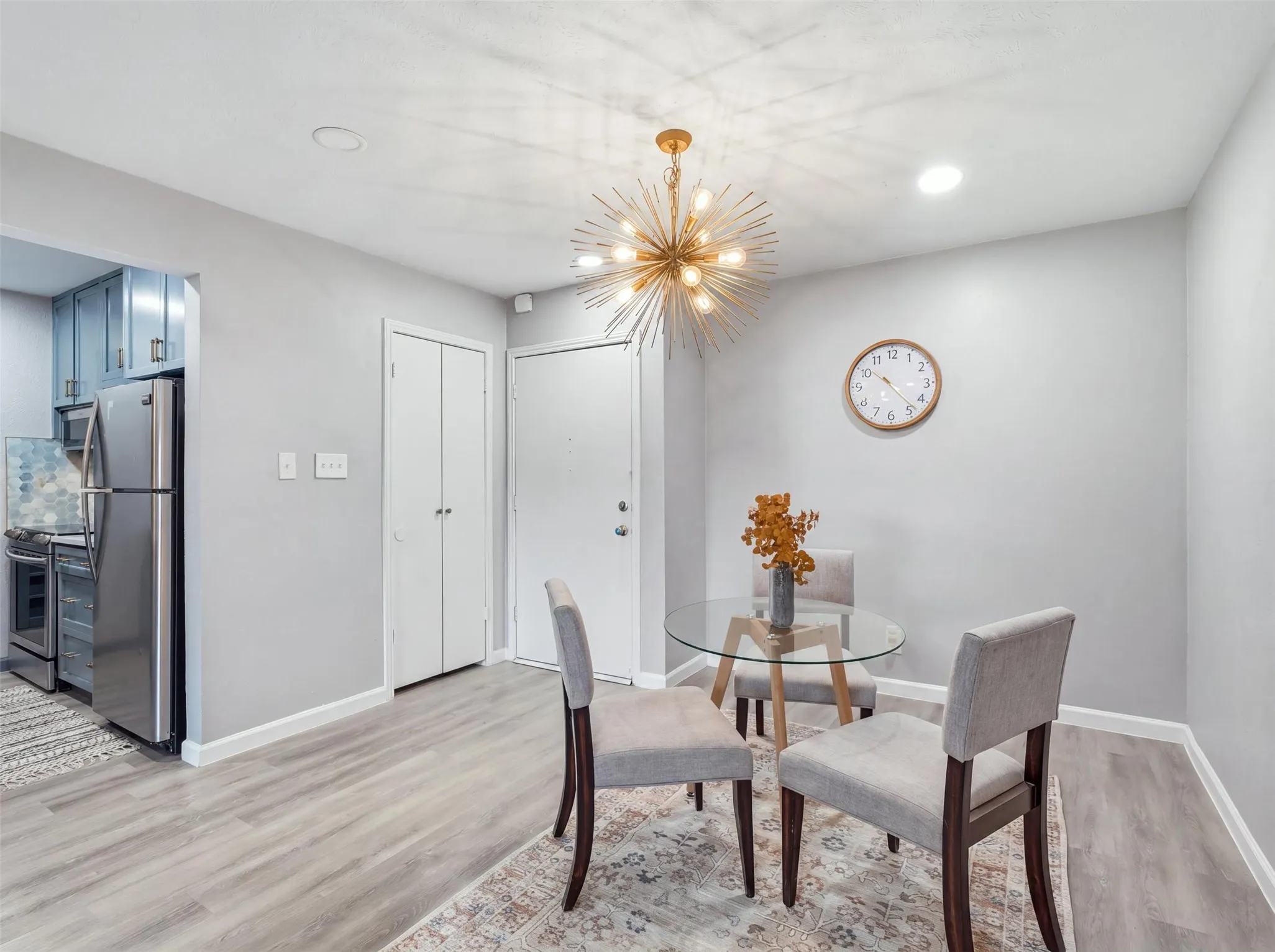 Condominium For Sale in Dallas County , 4851 Cedar Springs Road 392, Dallas, Texas 75219, 2 Bedroom, 1 Bathroom, 2 Garage spaces, 841 Sqft, built in 1970, mls#21323411, Real Estate Agent in Dallas, Homes For Sale in Dallas county, Homes For Sale in Dallas, Realtor in Dallas Texas, Real Estate Brokerage Independent Realty Texas, Luminita Cordes Realtor