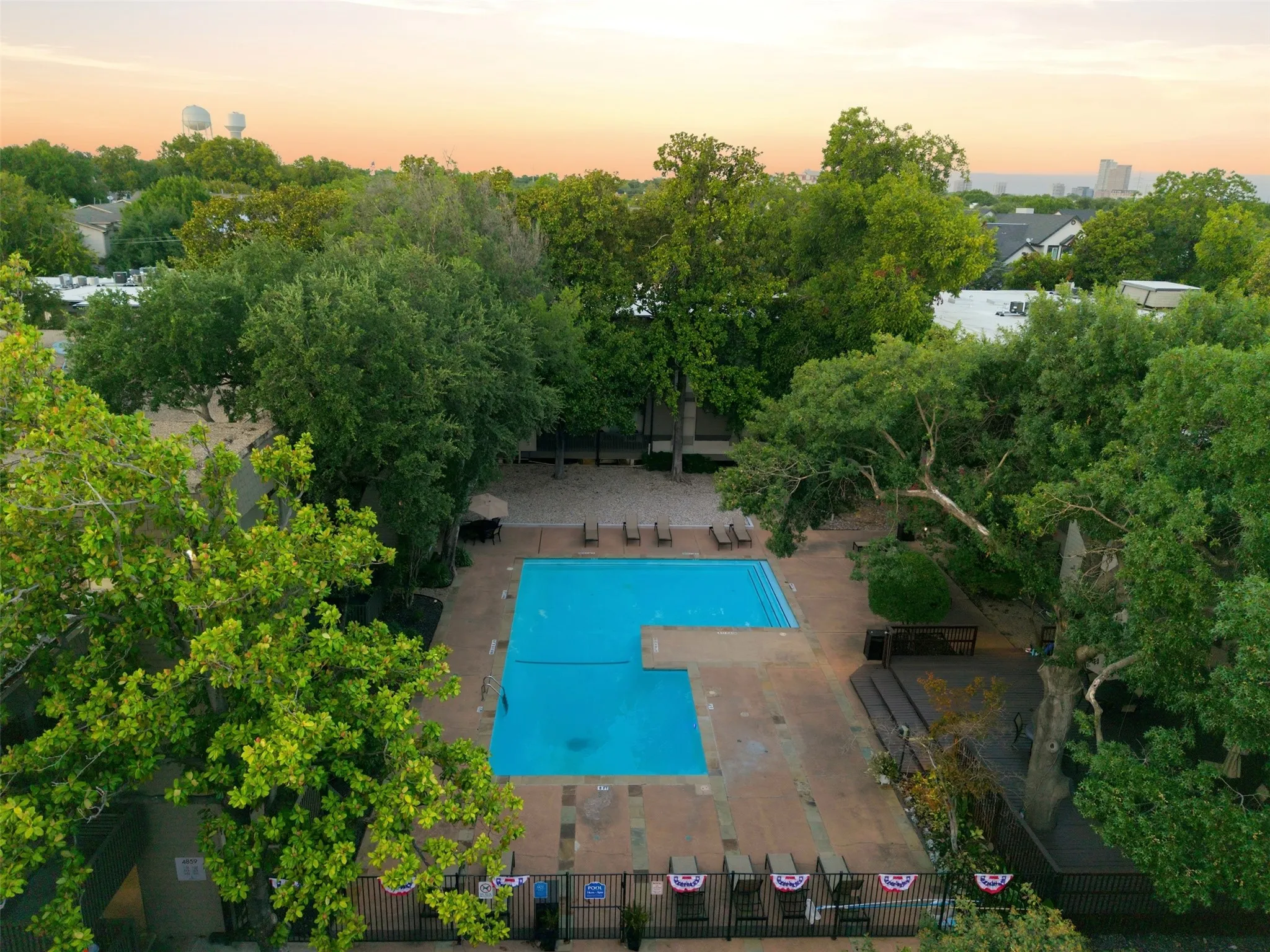 Condominium For Sale in Dallas County , 4851 Cedar Springs Road 392, Dallas, Texas 75219, 2 Bedroom, 1 Bathroom, 2 Garage spaces, 841 Sqft, built in 1970, mls#21323411, Real Estate Agent in Dallas, Homes For Sale in Dallas county, Homes For Sale in Dallas, Realtor in Dallas Texas, Real Estate Brokerage Independent Realty Texas, Luminita Cordes Realtor