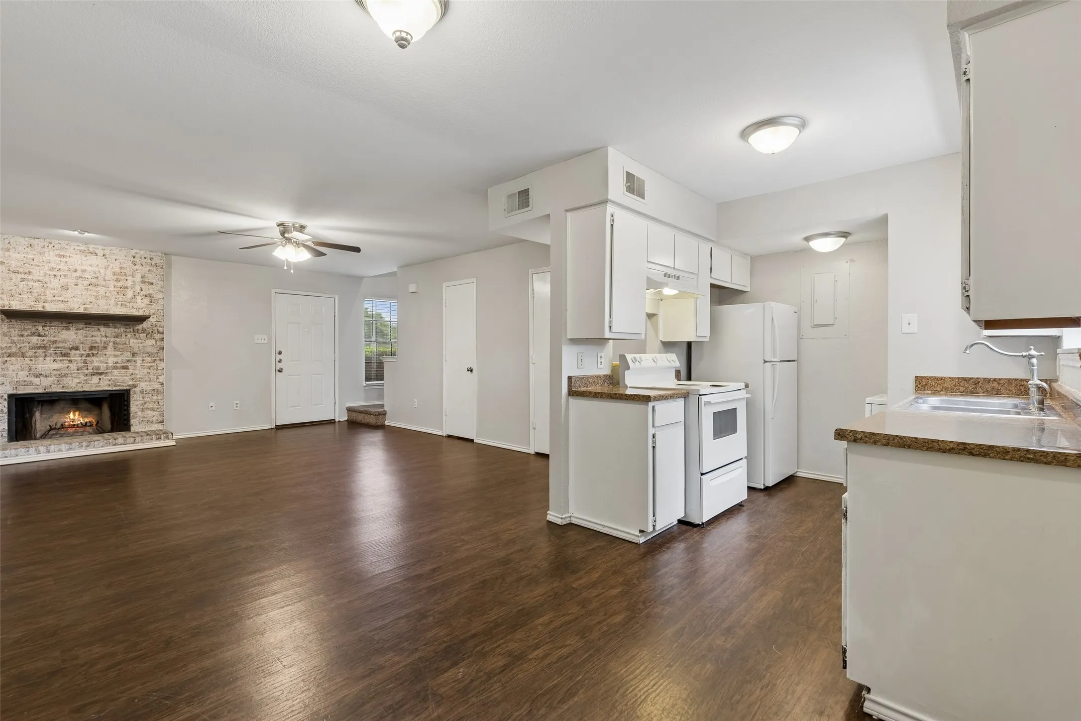 Quadruplex For Sale in Tarrant County , 405 Cambridge Drive, Saginaw, Texas 76179, 8 Bedroom, 8 Bathroom, Garage spaces, 0 Sqft, built in 1982, mls#21322574, Real Estate Agent in Saginaw, Homes For Sale in Tarrant county, Homes For Sale in Saginaw, Realtor in Saginaw Texas, Real Estate Brokerage Independent Realty Texas, Luminita Cordes Realtor