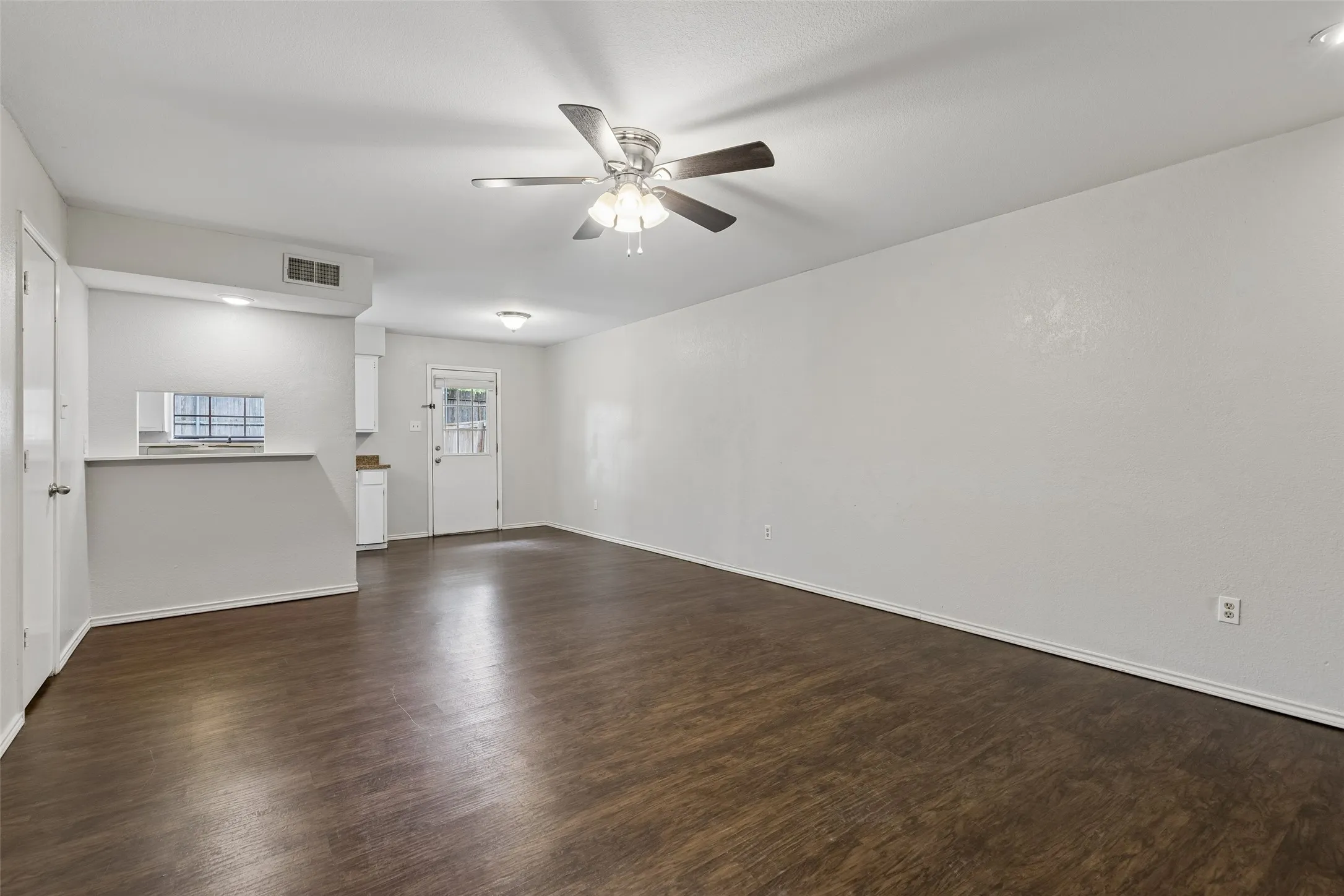 Quadruplex For Sale in Tarrant County , 313 Cambridge Drive, Saginaw, Texas 76179, 8 Bedroom, 8 Bathroom, Garage spaces, 0 Sqft, built in 1982, mls#21322550, Real Estate Agent in Saginaw, Homes For Sale in Tarrant county, Homes For Sale in Saginaw, Realtor in Saginaw Texas, Real Estate Brokerage Independent Realty Texas, Luminita Cordes Realtor