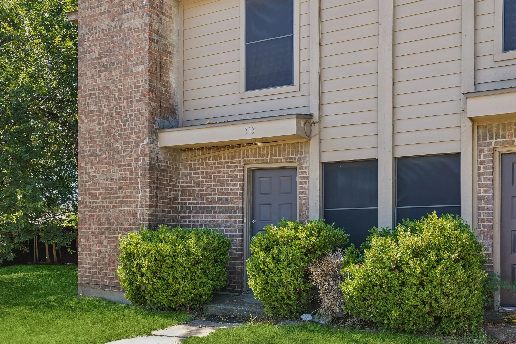 Quadruplex For Sale in Tarrant County , 313 Cambridge Drive, Saginaw, Texas 76179, 8 Bedroom, 8 Bathroom, Garage spaces, 0 Sqft, built in 1982, mls#21322550, Real Estate Agent in Saginaw, Homes For Sale in Tarrant county, Homes For Sale in Saginaw, Realtor in Saginaw Texas, Real Estate Brokerage Independent Realty Texas, Luminita Cordes Realtor