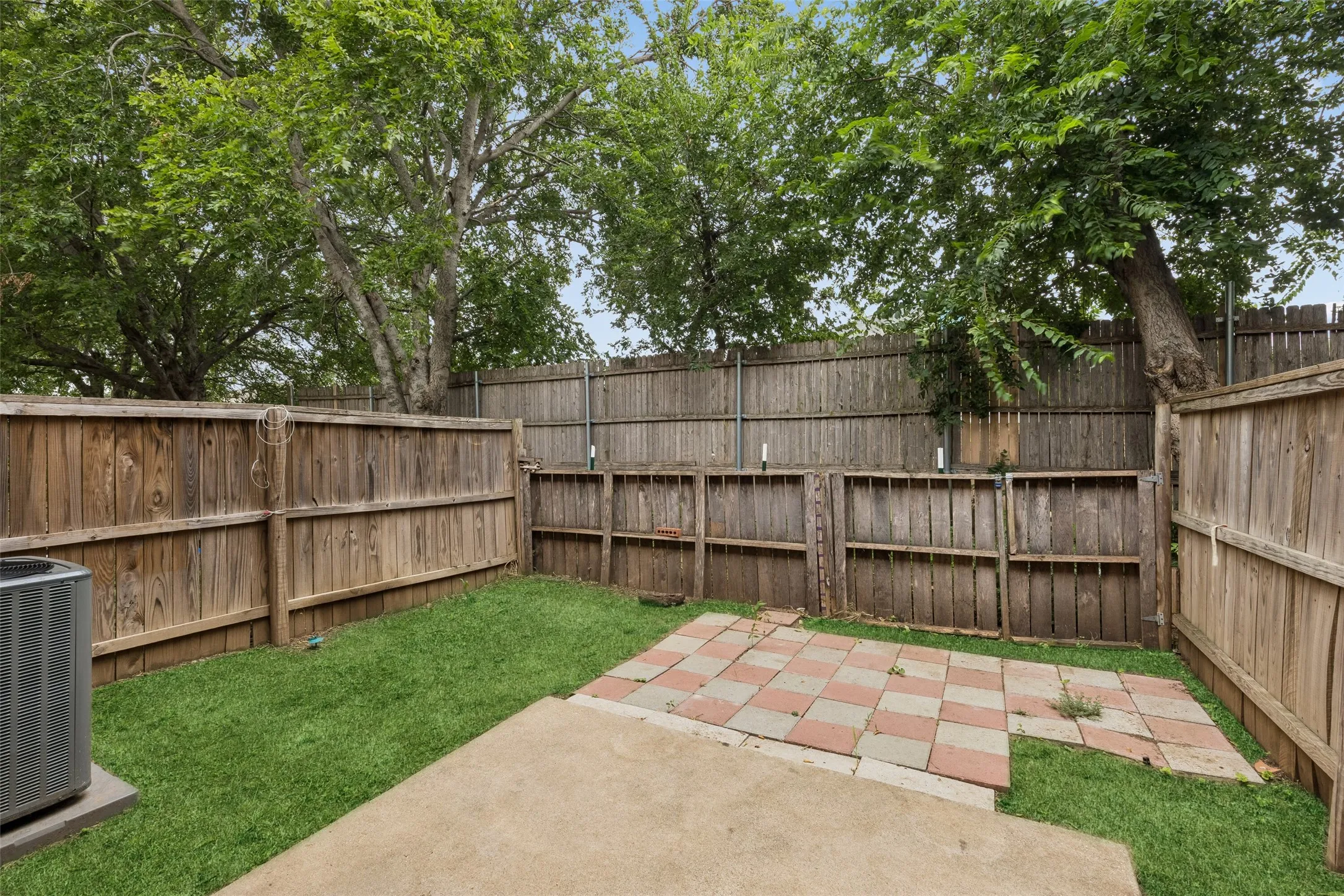 Quadruplex For Sale in Tarrant County , 313 Cambridge Drive, Saginaw, Texas 76179, 8 Bedroom, 8 Bathroom, Garage spaces, 0 Sqft, built in 1982, mls#21322550, Real Estate Agent in Saginaw, Homes For Sale in Tarrant county, Homes For Sale in Saginaw, Realtor in Saginaw Texas, Real Estate Brokerage Independent Realty Texas, Luminita Cordes Realtor