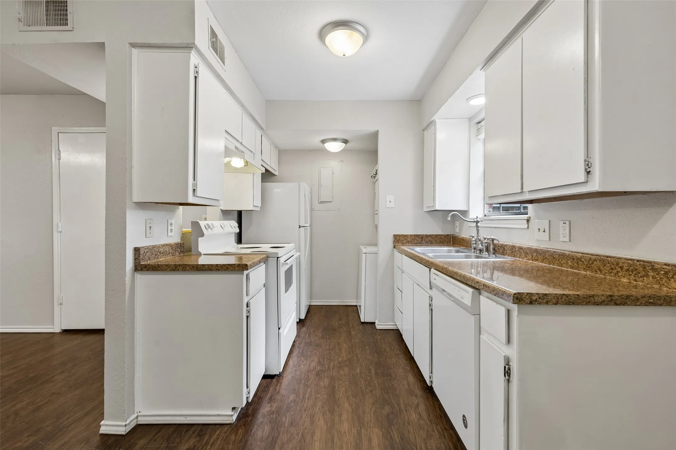 Quadruplex For Sale in Tarrant County , 313 Cambridge Drive, Saginaw, Texas 76179, 8 Bedroom, 8 Bathroom, Garage spaces, 0 Sqft, built in 1982, mls#21322550, Real Estate Agent in Saginaw, Homes For Sale in Tarrant county, Homes For Sale in Saginaw, Realtor in Saginaw Texas, Real Estate Brokerage Independent Realty Texas, Luminita Cordes Realtor