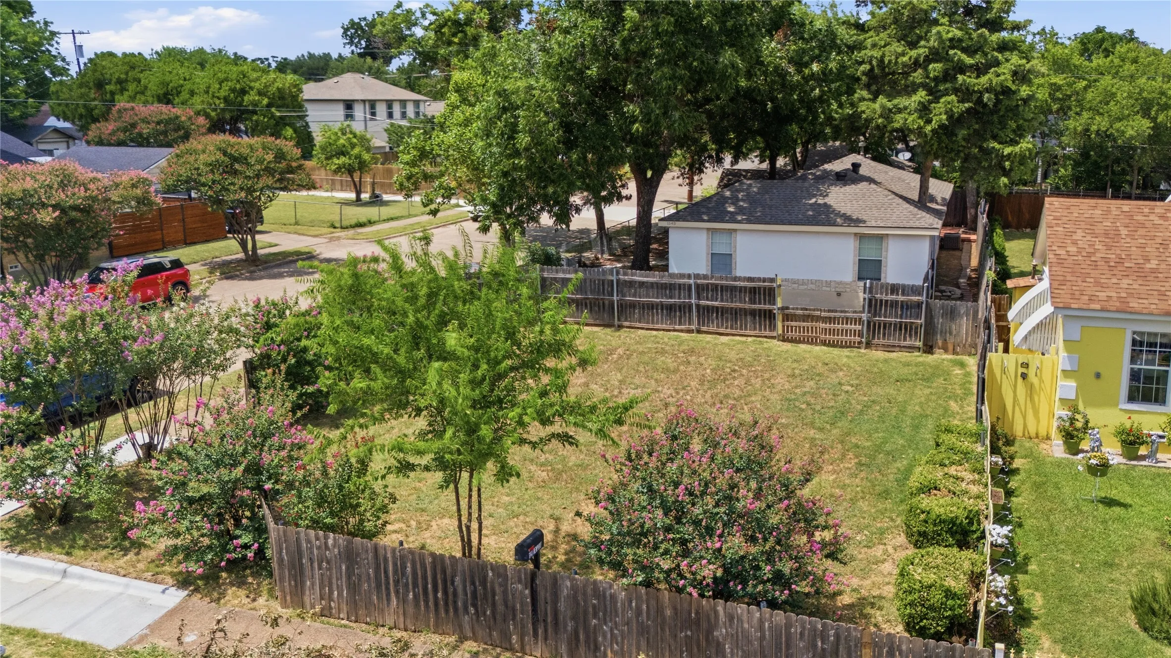 Single Family Residence For Sale in Dallas County , 1143 Newport Avenue, Dallas, Texas 75224, 3 Bedroom, 2 Bathroom, 1 Garage spaces, 1,217 Sqft, built in 1921, mls#21322816, Real Estate Agent in Dallas, Homes For Sale in Dallas county, Homes For Sale in Dallas, Realtor in Dallas Texas, Real Estate Brokerage Independent Realty Texas, Luminita Cordes Realtor