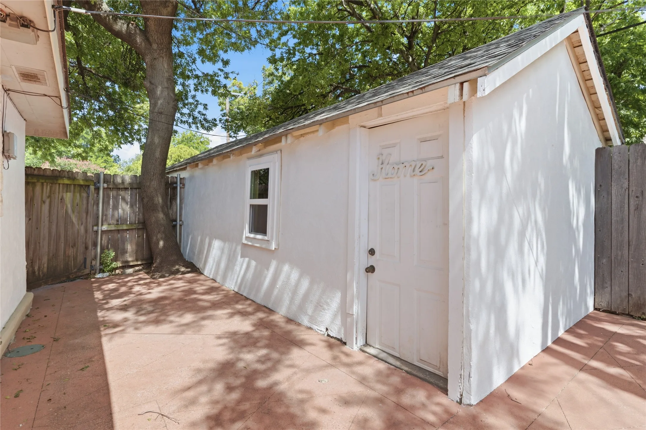 Single Family Residence For Sale in Dallas County , 1143 Newport Avenue, Dallas, Texas 75224, 3 Bedroom, 2 Bathroom, 1 Garage spaces, 1,217 Sqft, built in 1921, mls#21322816, Real Estate Agent in Dallas, Homes For Sale in Dallas county, Homes For Sale in Dallas, Realtor in Dallas Texas, Real Estate Brokerage Independent Realty Texas, Luminita Cordes Realtor
