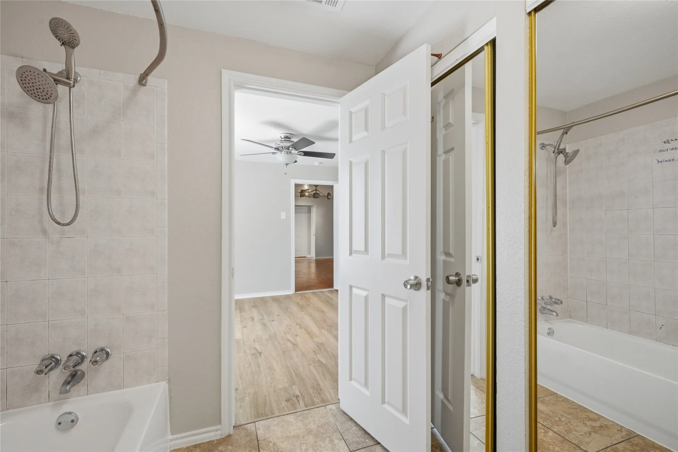 Single Family Residence For Sale in Dallas County , 1143 Newport Avenue, Dallas, Texas 75224, 3 Bedroom, 2 Bathroom, 1 Garage spaces, 1,217 Sqft, built in 1921, mls#21322816, Real Estate Agent in Dallas, Homes For Sale in Dallas county, Homes For Sale in Dallas, Realtor in Dallas Texas, Real Estate Brokerage Independent Realty Texas, Luminita Cordes Realtor