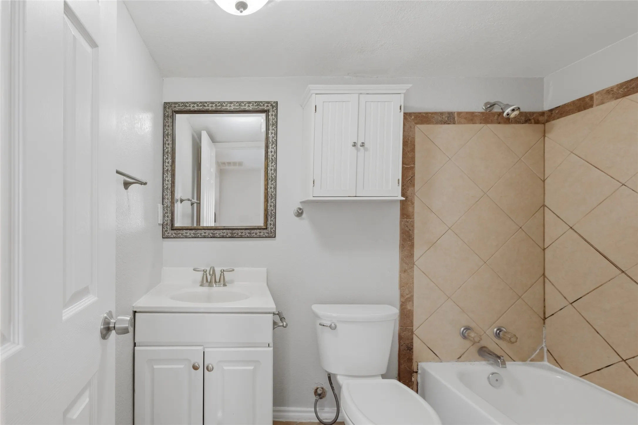 Single Family Residence For Sale in Dallas County , 1143 Newport Avenue, Dallas, Texas 75224, 3 Bedroom, 2 Bathroom, 1 Garage spaces, 1,217 Sqft, built in 1921, mls#21322816, Real Estate Agent in Dallas, Homes For Sale in Dallas county, Homes For Sale in Dallas, Realtor in Dallas Texas, Real Estate Brokerage Independent Realty Texas, Luminita Cordes Realtor
