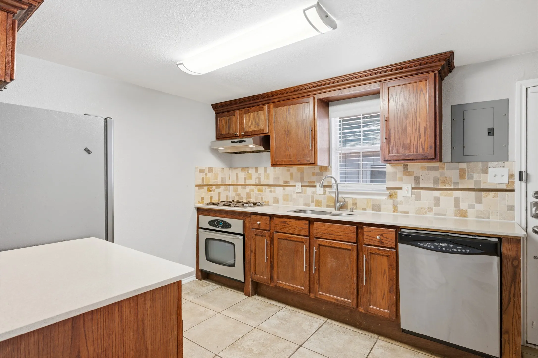 Single Family Residence For Sale in Dallas County , 1143 Newport Avenue, Dallas, Texas 75224, 3 Bedroom, 2 Bathroom, 1 Garage spaces, 1,217 Sqft, built in 1921, mls#21322816, Real Estate Agent in Dallas, Homes For Sale in Dallas county, Homes For Sale in Dallas, Realtor in Dallas Texas, Real Estate Brokerage Independent Realty Texas, Luminita Cordes Realtor