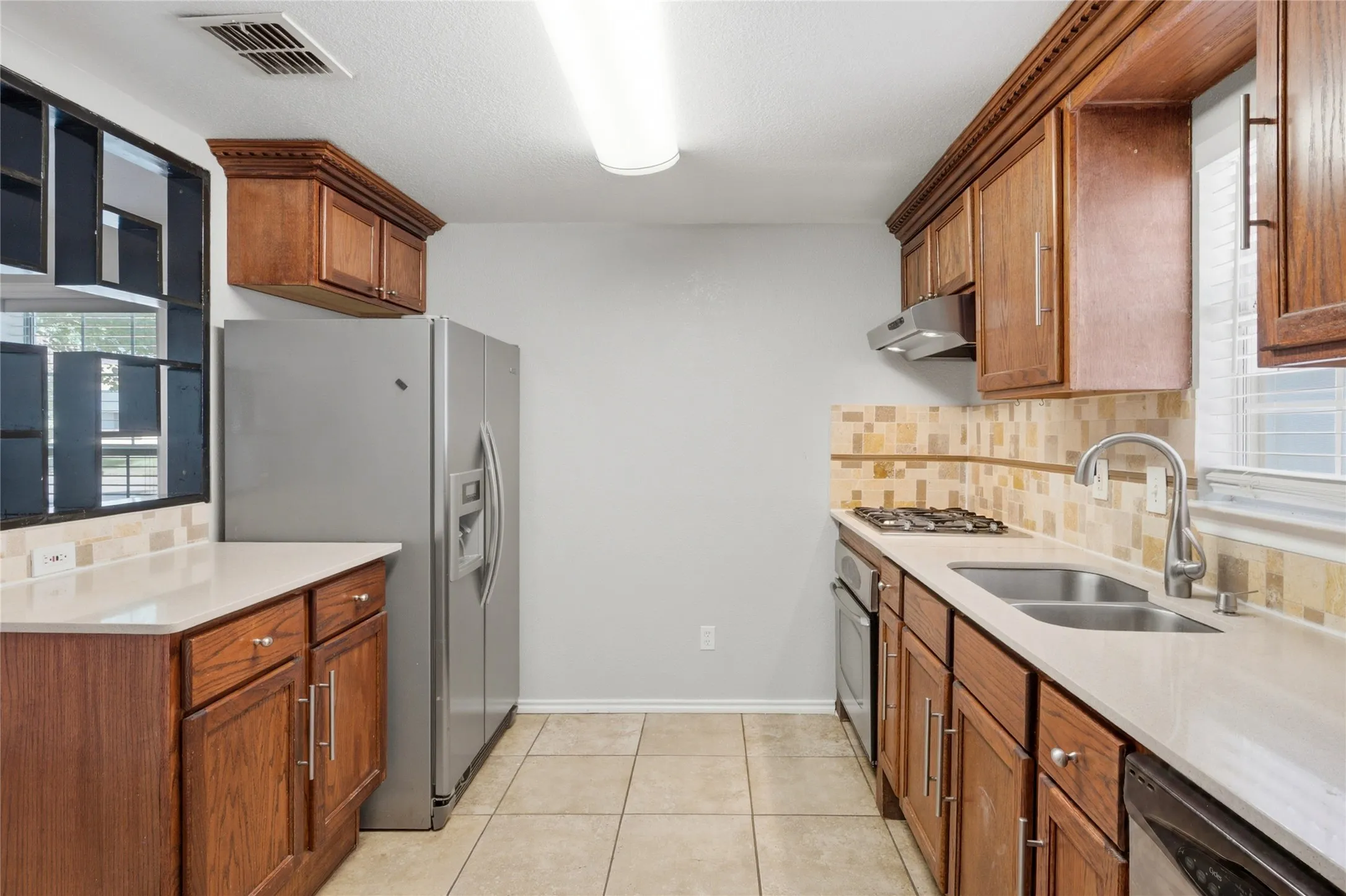 Single Family Residence For Sale in Dallas County , 1143 Newport Avenue, Dallas, Texas 75224, 3 Bedroom, 2 Bathroom, 1 Garage spaces, 1,217 Sqft, built in 1921, mls#21322816, Real Estate Agent in Dallas, Homes For Sale in Dallas county, Homes For Sale in Dallas, Realtor in Dallas Texas, Real Estate Brokerage Independent Realty Texas, Luminita Cordes Realtor