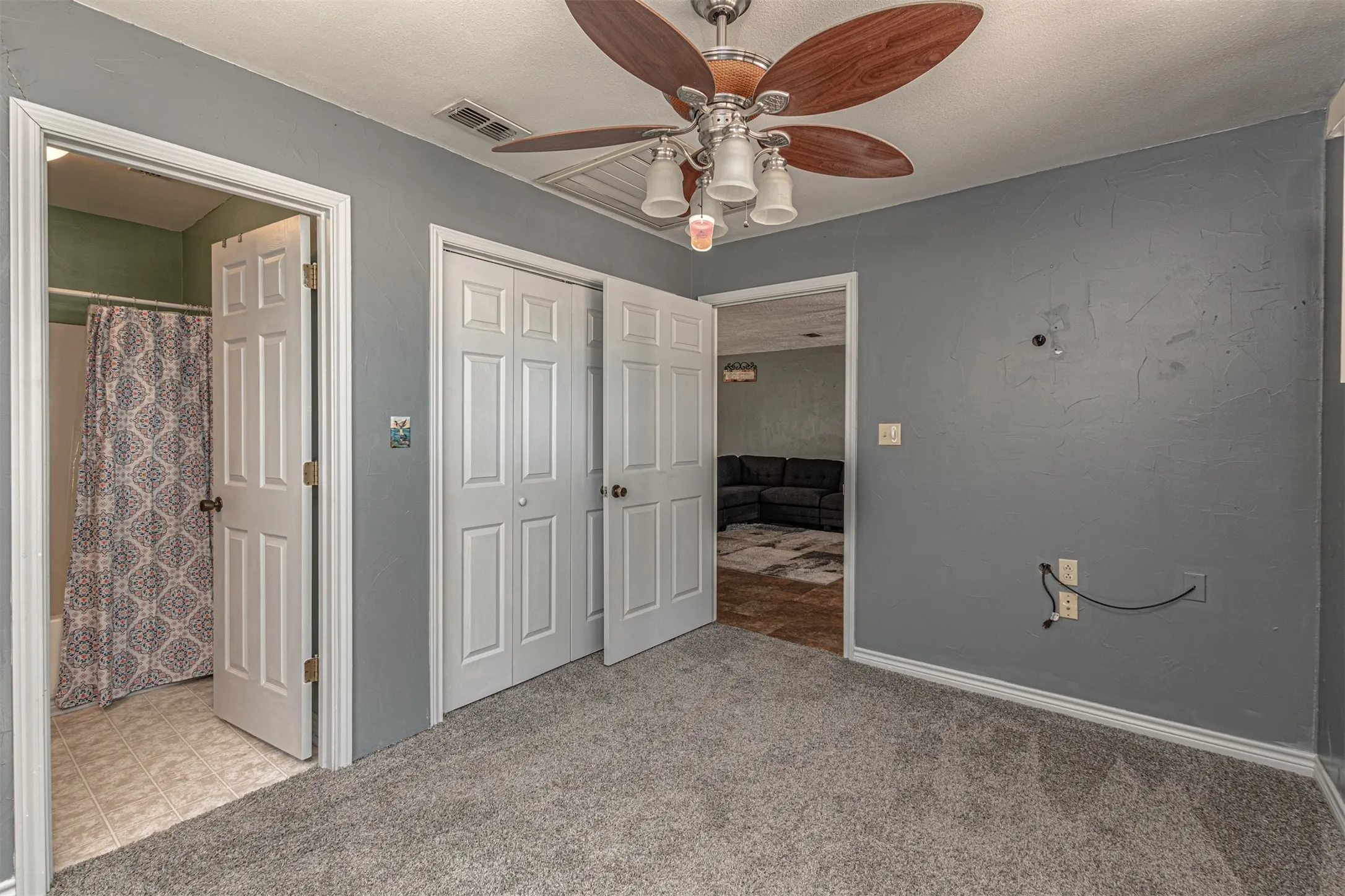 Single Family Residence For Sale in Wood County , 111 Private Road 6980, Alba, Texas 75410, 2 Bedroom, 2 Bathroom, Garage spaces, 1,392 Sqft, built in 2005, mls#21321994, Real Estate Agent in Alba, Homes For Sale in Wood county, Homes For Sale in Alba, Realtor in Alba Texas, Real Estate Brokerage Independent Realty Texas, Luminita Cordes Realtor