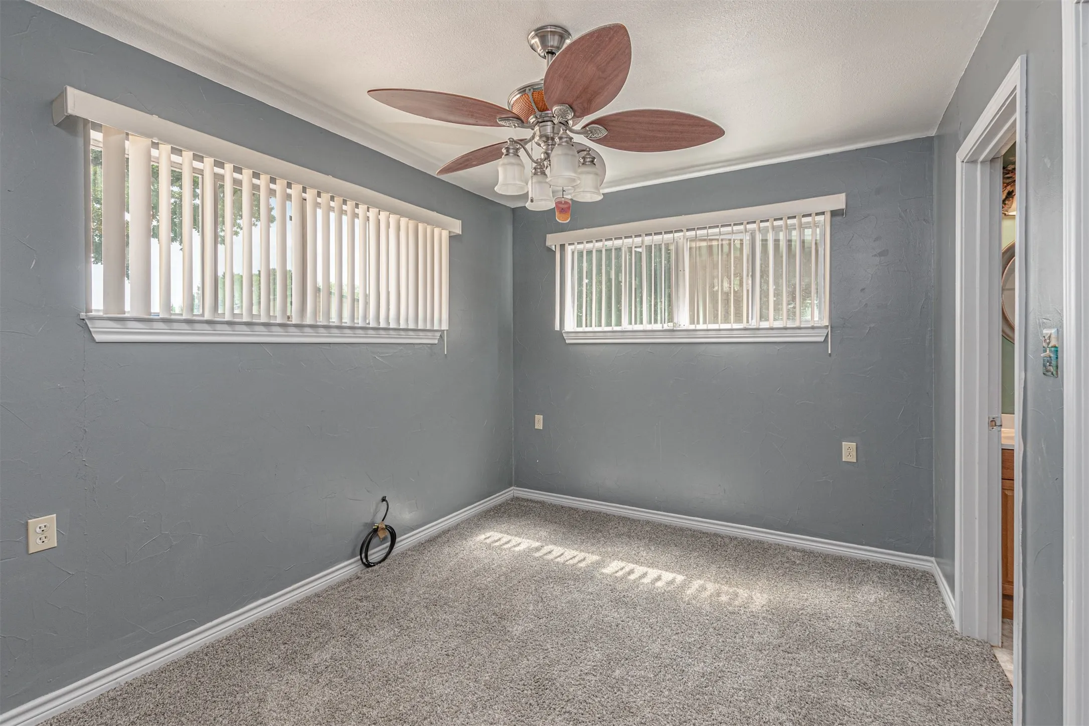 Single Family Residence For Sale in Wood County , 111 Private Road 6980, Alba, Texas 75410, 2 Bedroom, 2 Bathroom, Garage spaces, 1,392 Sqft, built in 2005, mls#21321994, Real Estate Agent in Alba, Homes For Sale in Wood county, Homes For Sale in Alba, Realtor in Alba Texas, Real Estate Brokerage Independent Realty Texas, Luminita Cordes Realtor