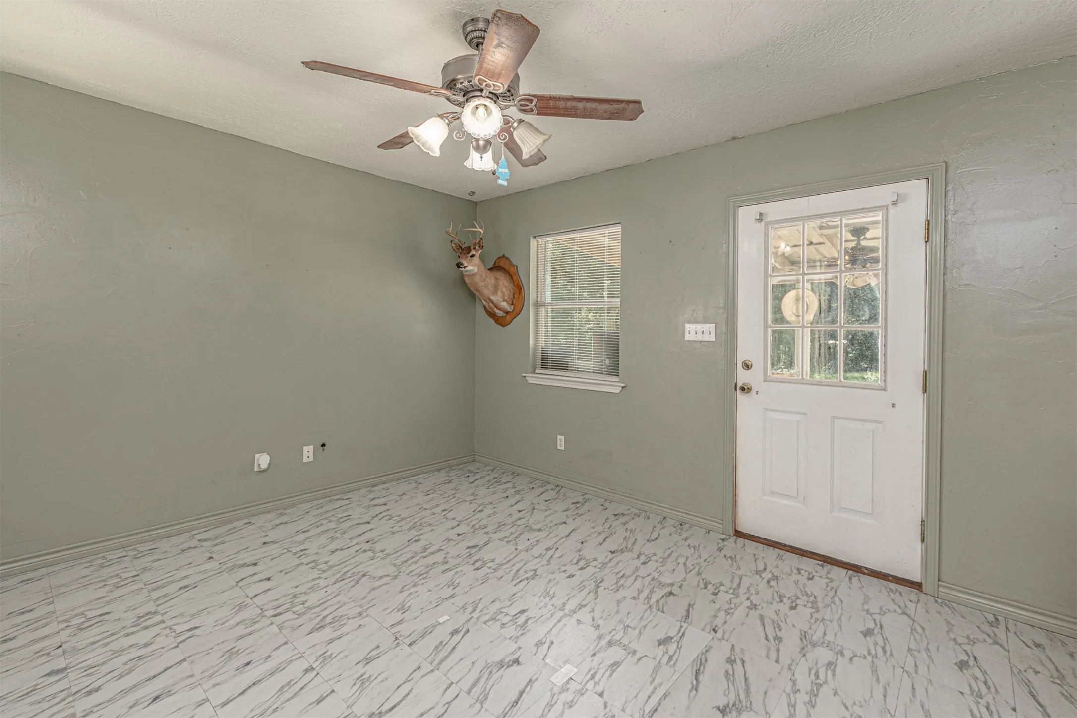 Single Family Residence For Sale in Wood County , 111 Private Road 6980, Alba, Texas 75410, 2 Bedroom, 2 Bathroom, Garage spaces, 1,392 Sqft, built in 2005, mls#21321994, Real Estate Agent in Alba, Homes For Sale in Wood county, Homes For Sale in Alba, Realtor in Alba Texas, Real Estate Brokerage Independent Realty Texas, Luminita Cordes Realtor