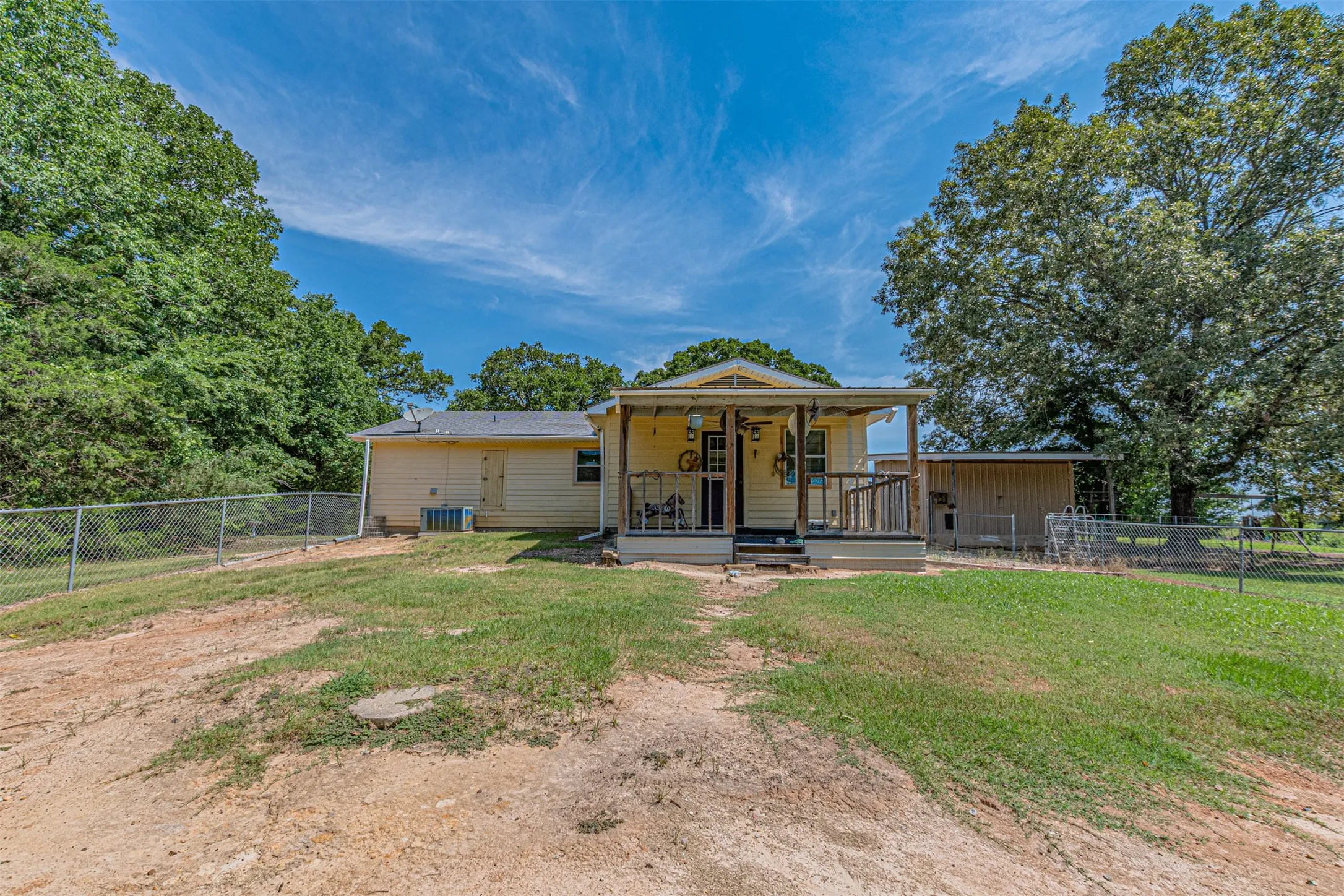 Single Family Residence For Sale in Wood County , 111 Private Road 6980, Alba, Texas 75410, 2 Bedroom, 2 Bathroom, Garage spaces, 1,392 Sqft, built in 2005, mls#21321994, Real Estate Agent in Alba, Homes For Sale in Wood county, Homes For Sale in Alba, Realtor in Alba Texas, Real Estate Brokerage Independent Realty Texas, Luminita Cordes Realtor