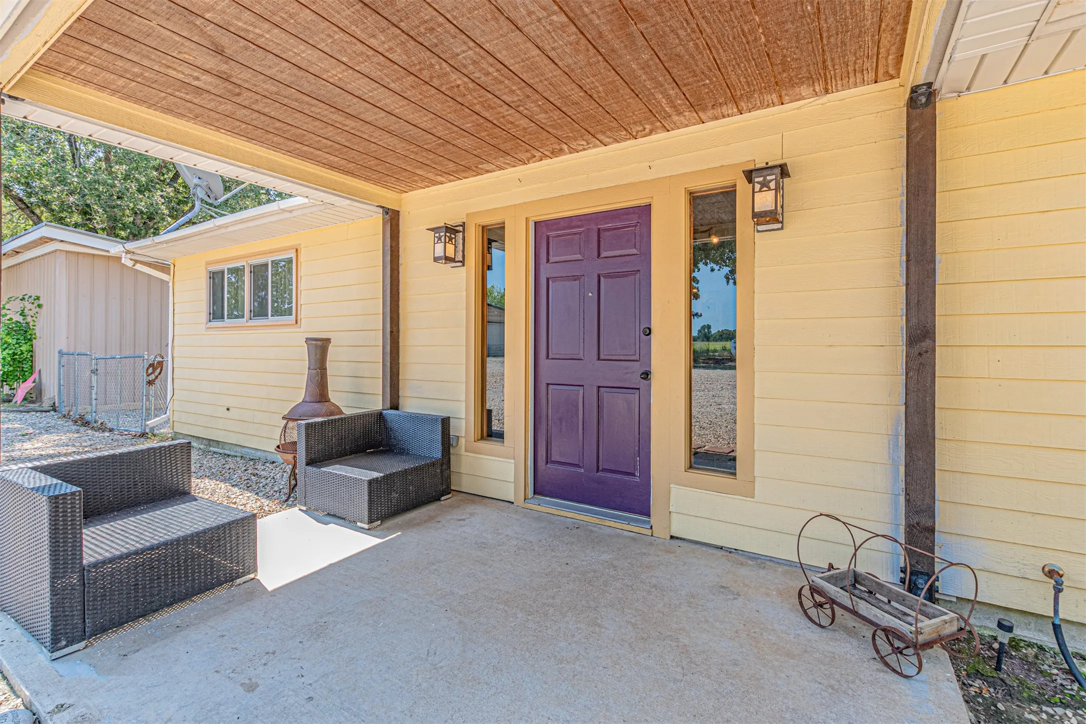 Single Family Residence For Sale in Wood County , 111 Private Road 6980, Alba, Texas 75410, 2 Bedroom, 2 Bathroom, Garage spaces, 1,392 Sqft, built in 2005, mls#21321994, Real Estate Agent in Alba, Homes For Sale in Wood county, Homes For Sale in Alba, Realtor in Alba Texas, Real Estate Brokerage Independent Realty Texas, Luminita Cordes Realtor