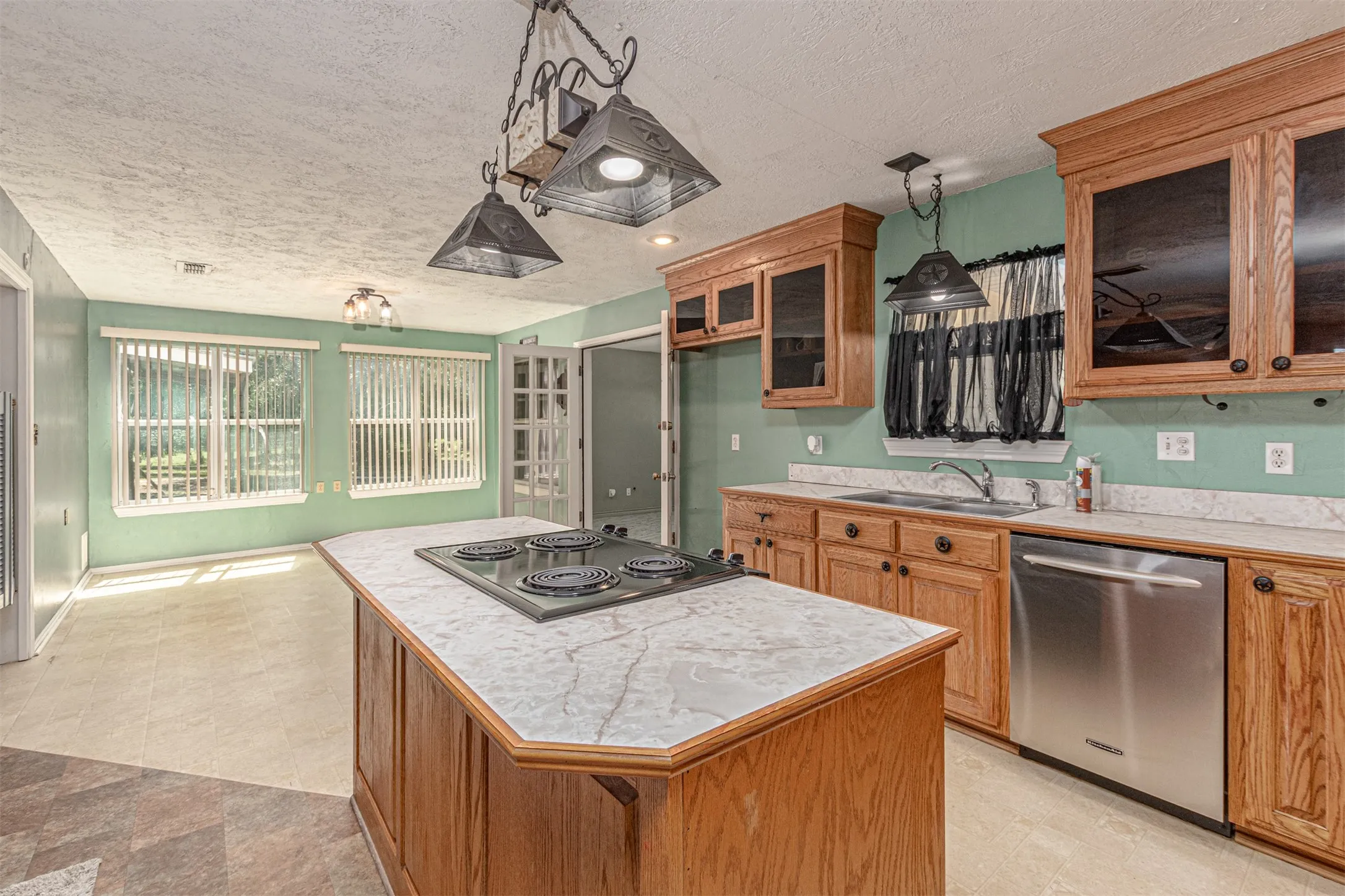 Single Family Residence For Sale in Wood County , 111 Private Road 6980, Alba, Texas 75410, 2 Bedroom, 2 Bathroom, Garage spaces, 1,392 Sqft, built in 2005, mls#21321994, Real Estate Agent in Alba, Homes For Sale in Wood county, Homes For Sale in Alba, Realtor in Alba Texas, Real Estate Brokerage Independent Realty Texas, Luminita Cordes Realtor